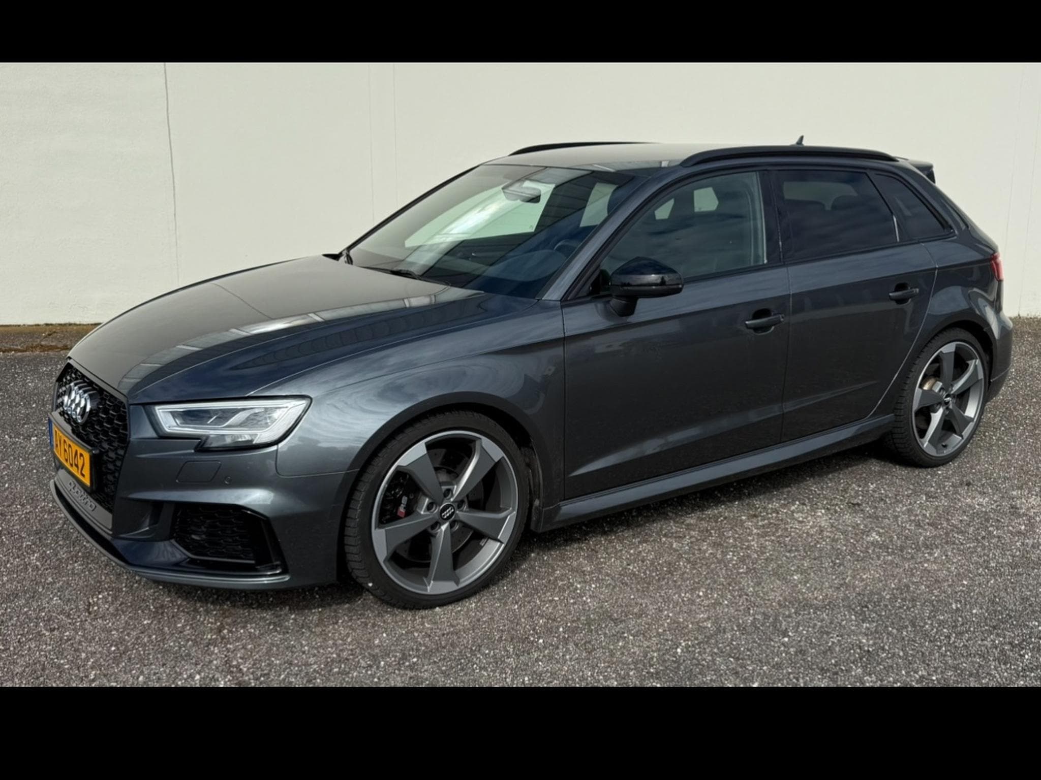 Audi RS3 Sportback (2018) - Photo 2