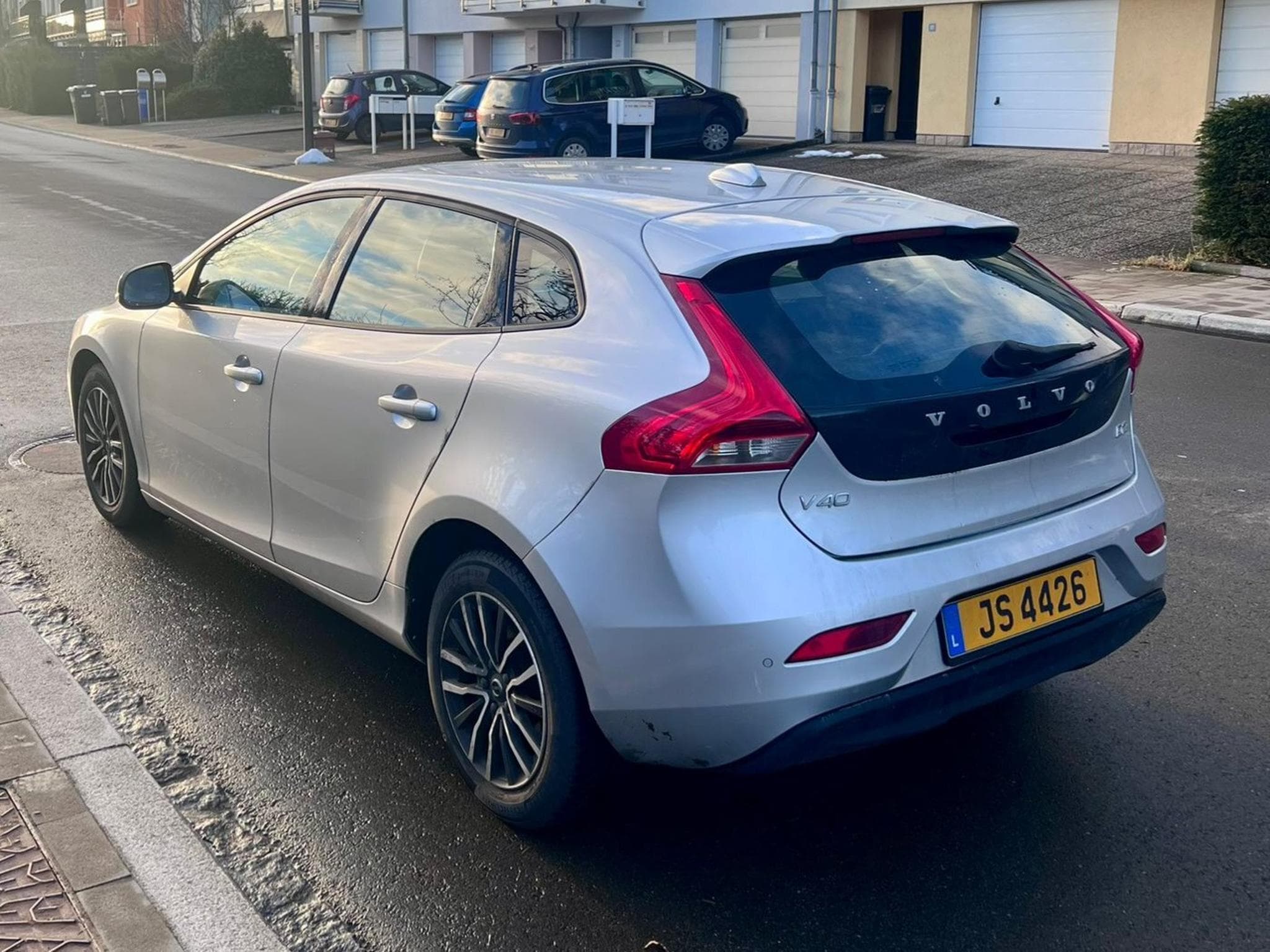 Volvo V40 (2016) - Photo 2
