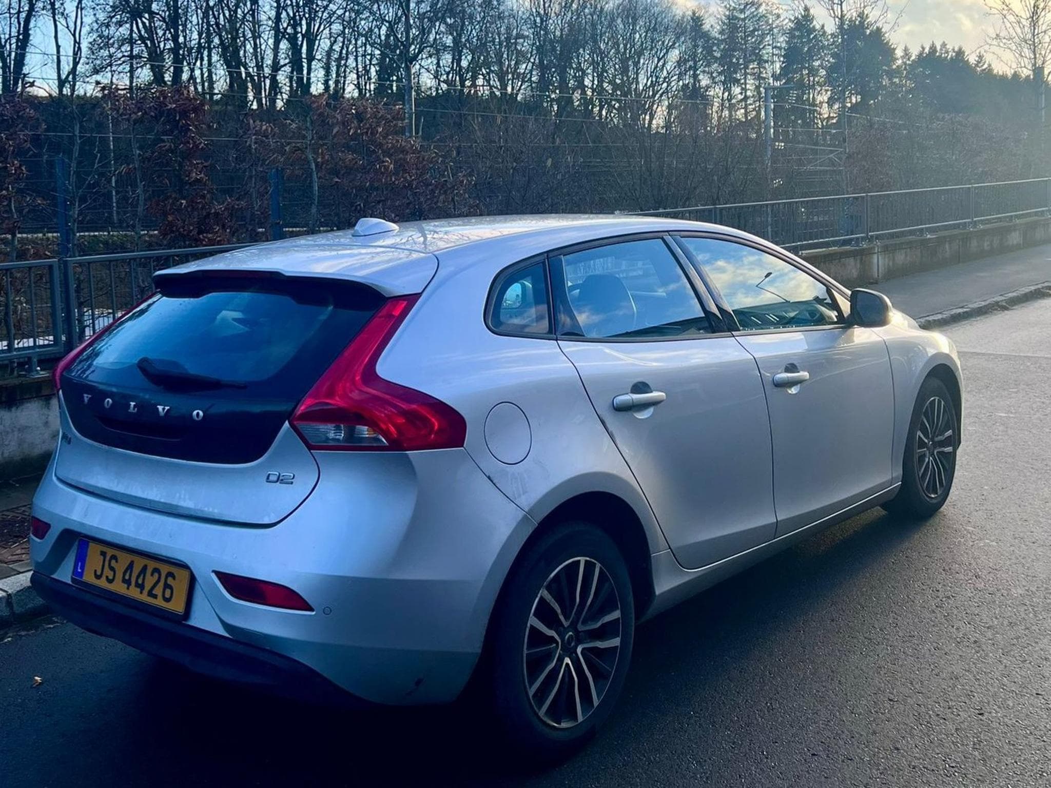 Volvo V40 (2016) - Photo 3