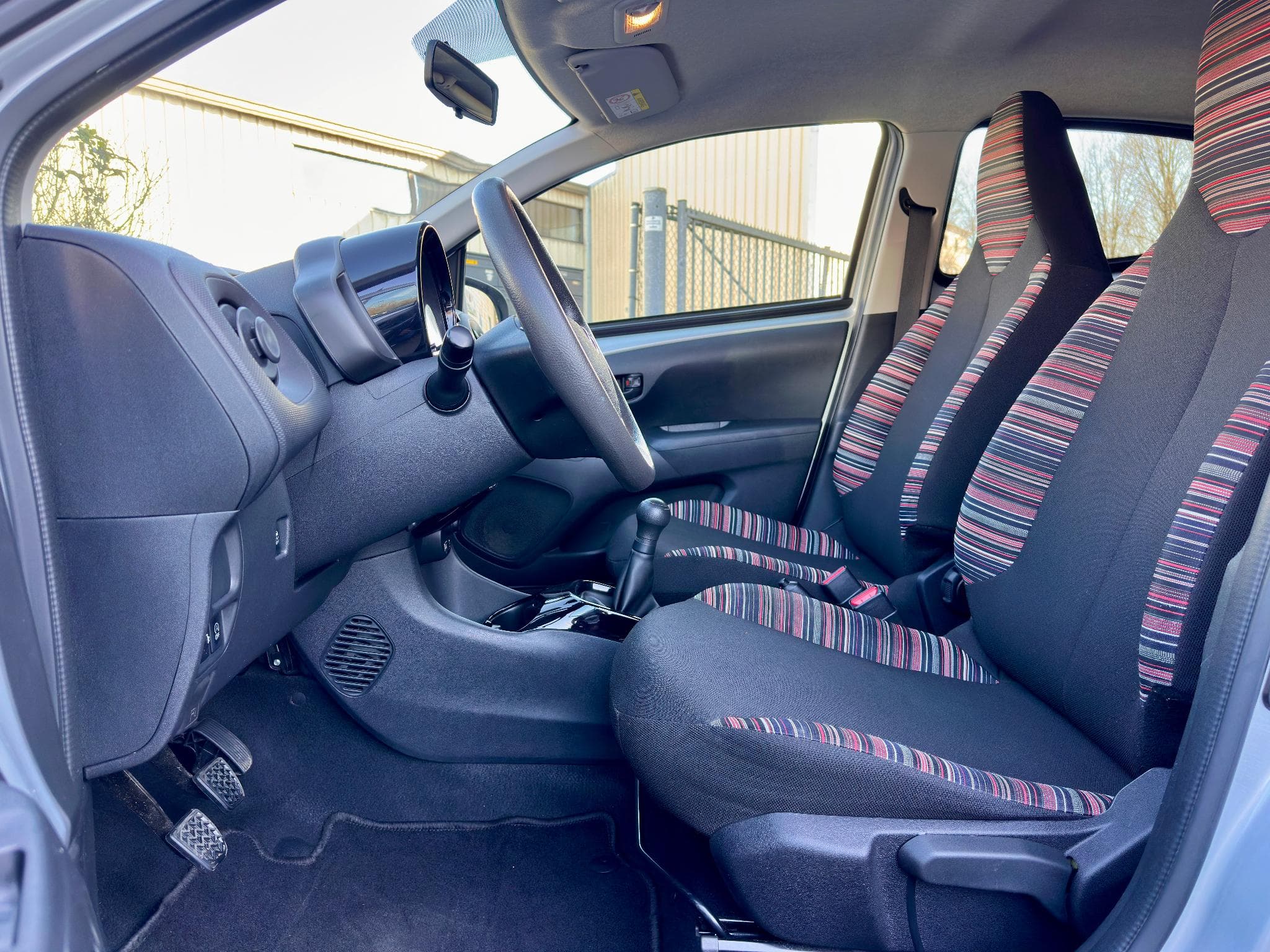 Citroën C1 1.0 VTi 72cv S&S (2020) - Foto 12