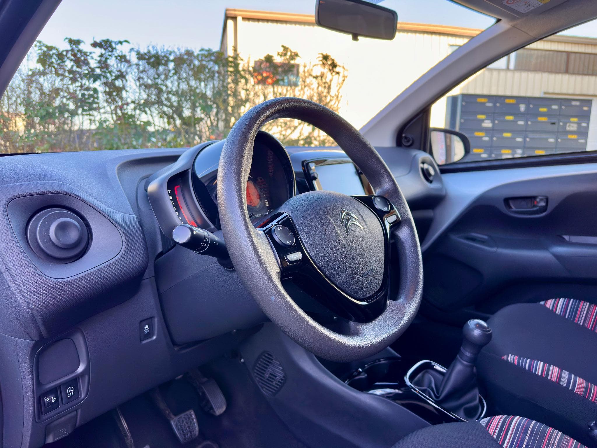 Citroën C1 1.0 VTi 72cv S&S (2020) - Foto 13