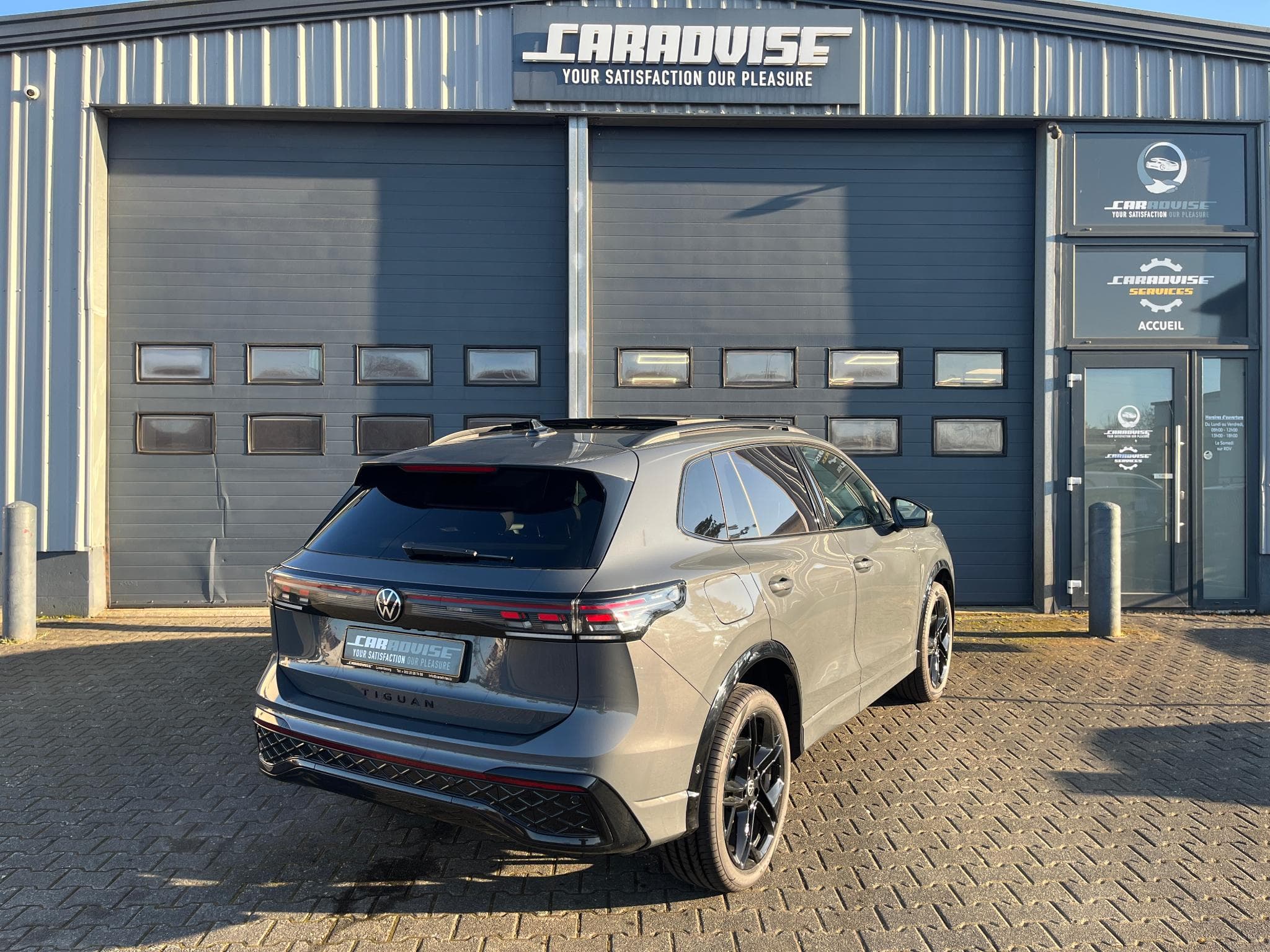 VW Tiguan TIGUAN R LINE LIMITED 1.5 TSI 272CV – TO - FULL OPTIONS (2025) - Photo 3