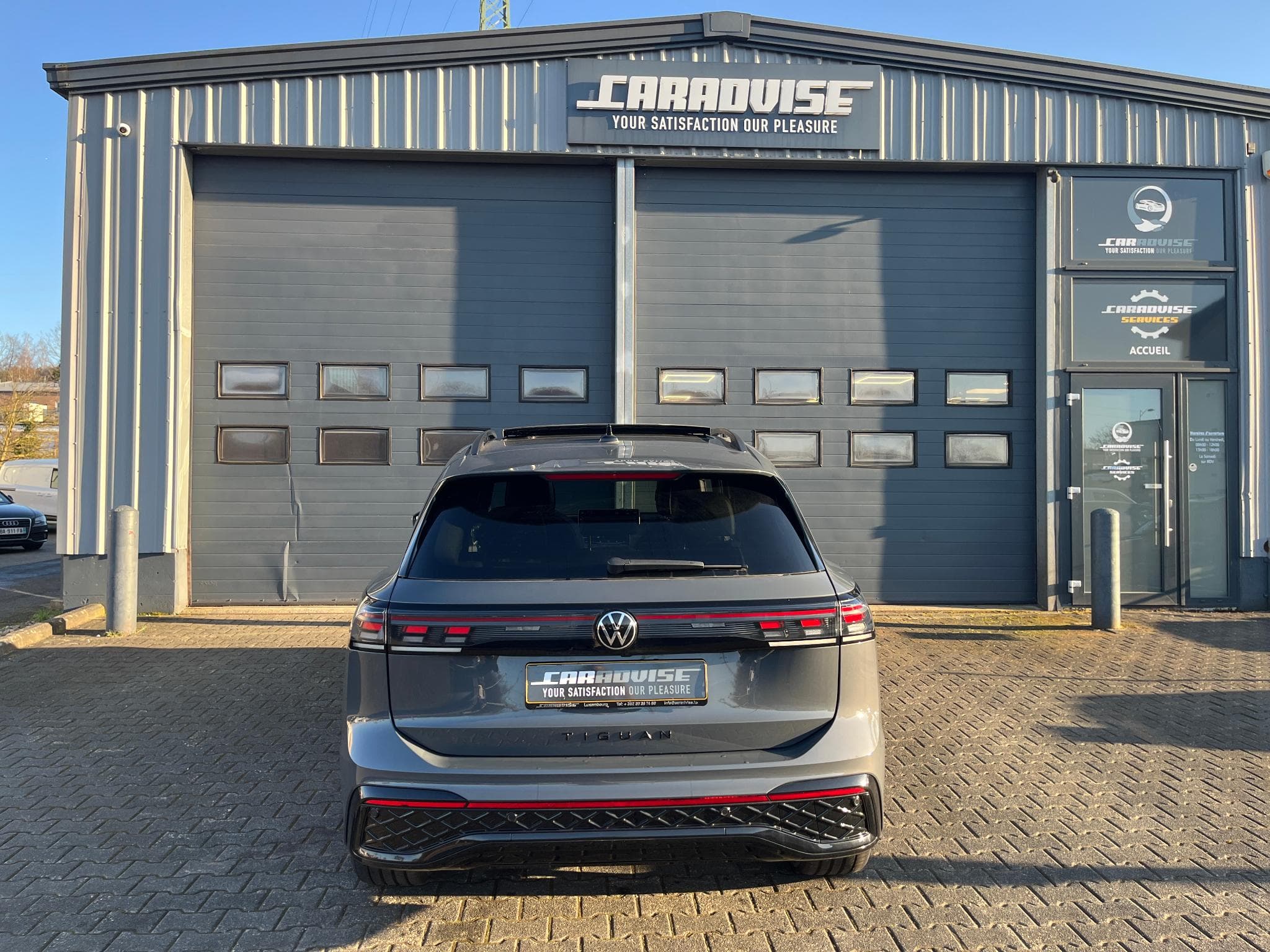 VW Tiguan TIGUAN R LINE LIMITED 1.5 TSI 272CV – TO - FULL OPTIONS (2025) - Photo 4