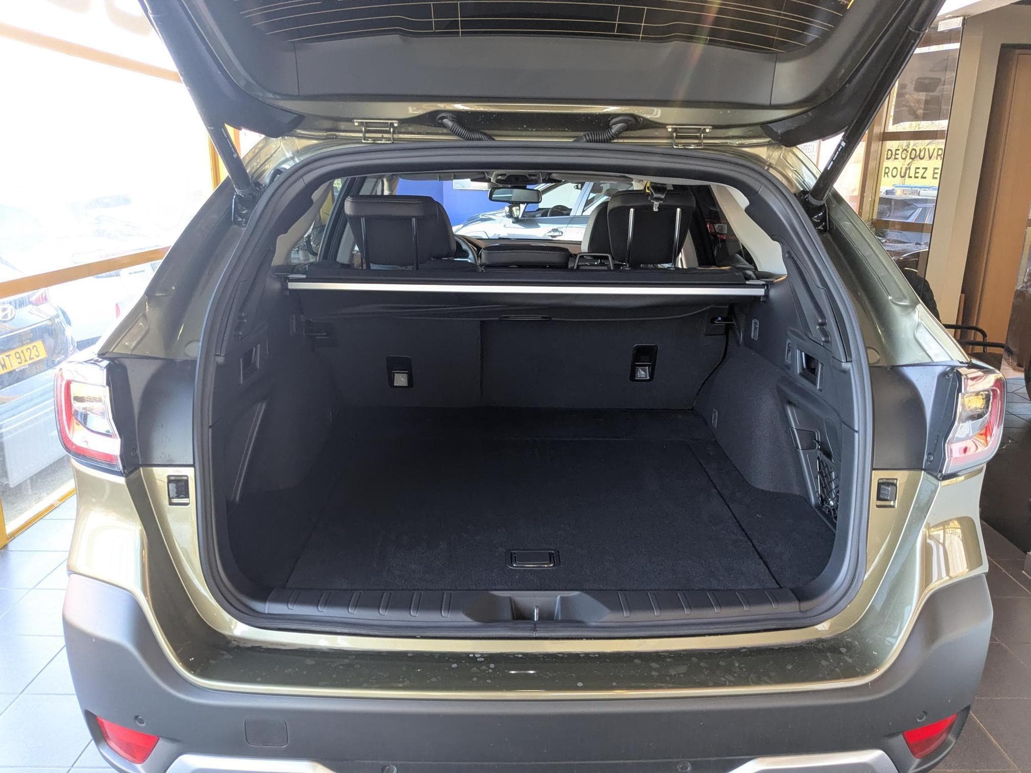 Subaru Outback Outback 2.5i PREMIUM 8 J. GAR *LAST CHANCE! (2026) - Foto 6