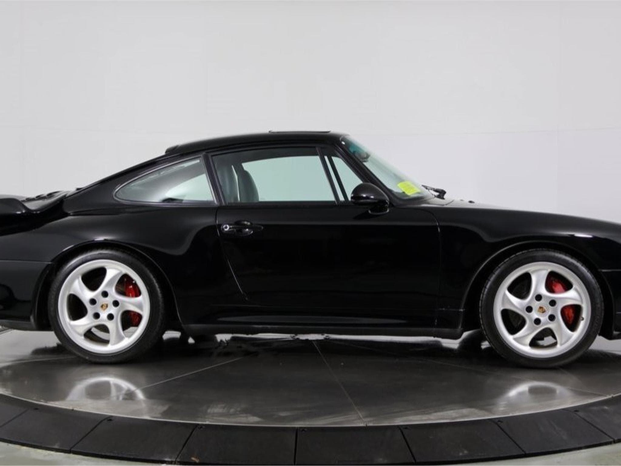 Porsche 911 Turbo Coupe (1996) - Photo 3