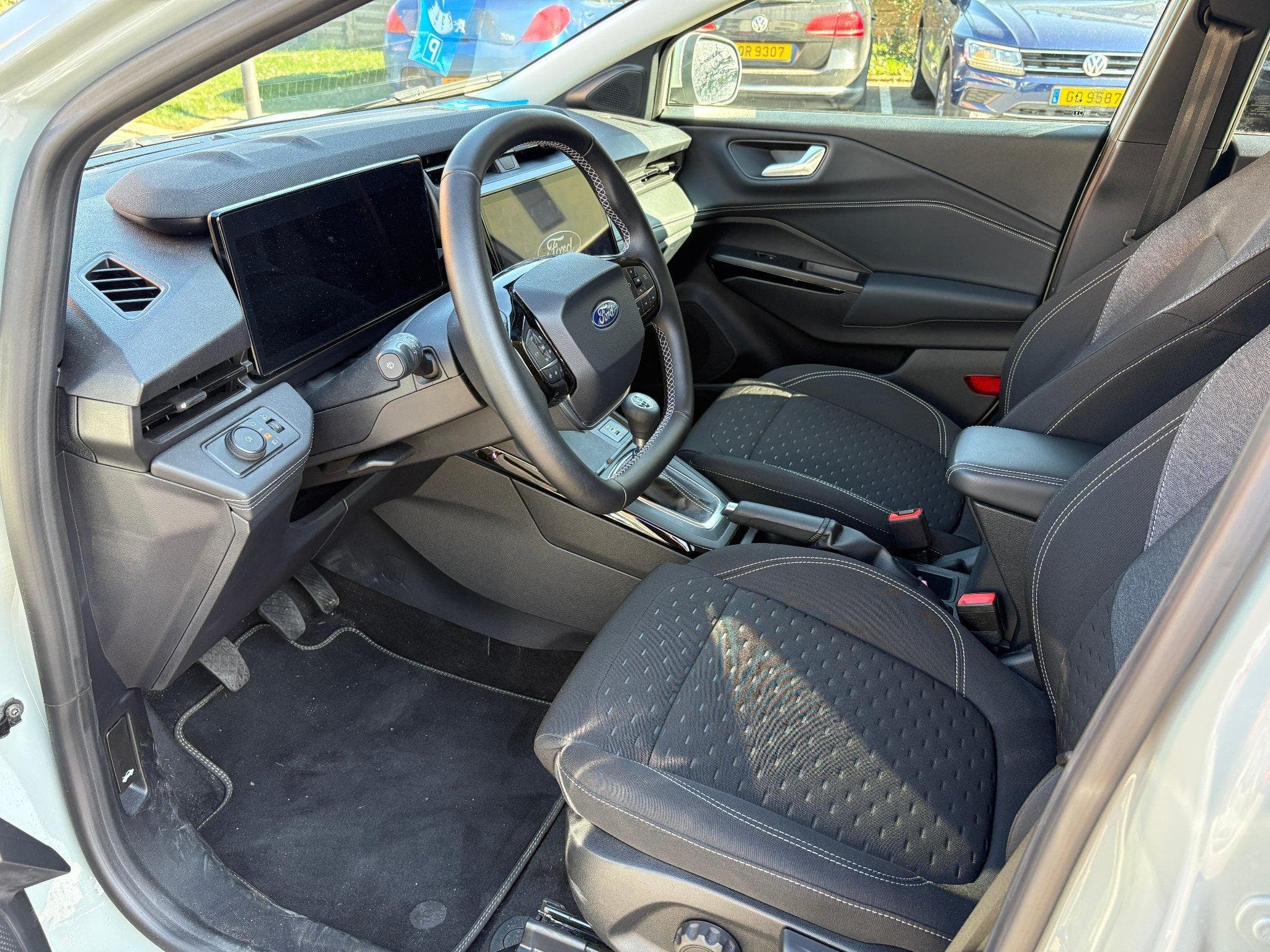 Ford Puma Titanium 1.0 Ecoboost mHEV 125ch M6 (2024) - Photo 2