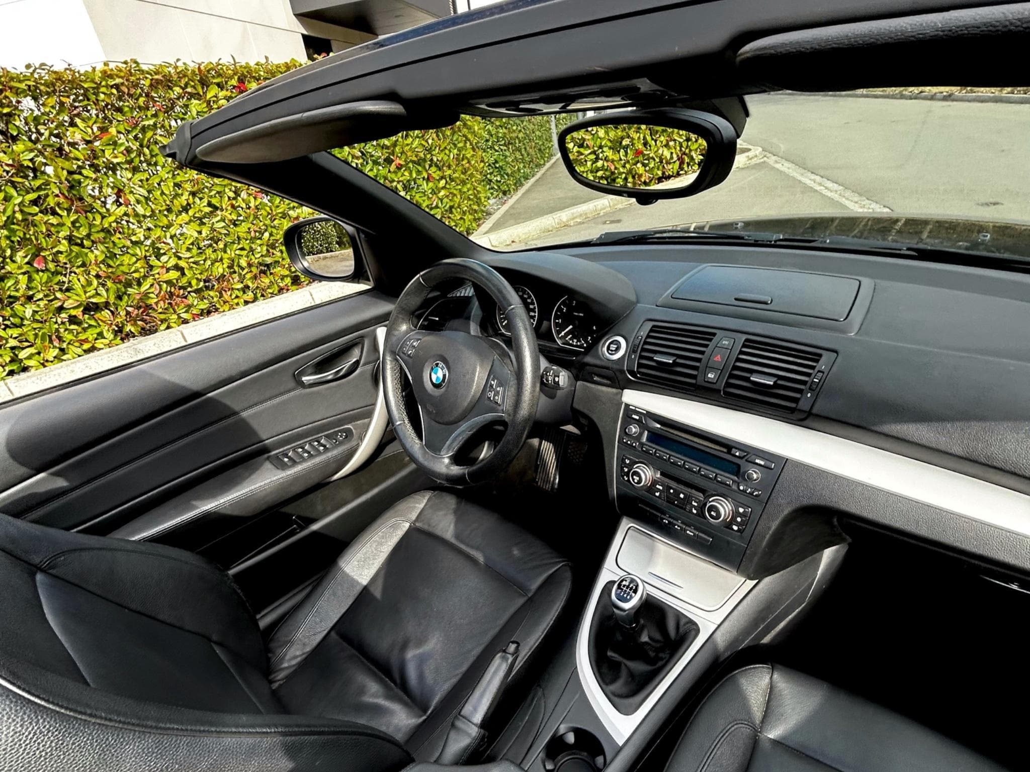 BMW 118 118i Cabriolet / Leather / Bluetooth (2010) - Foto 6