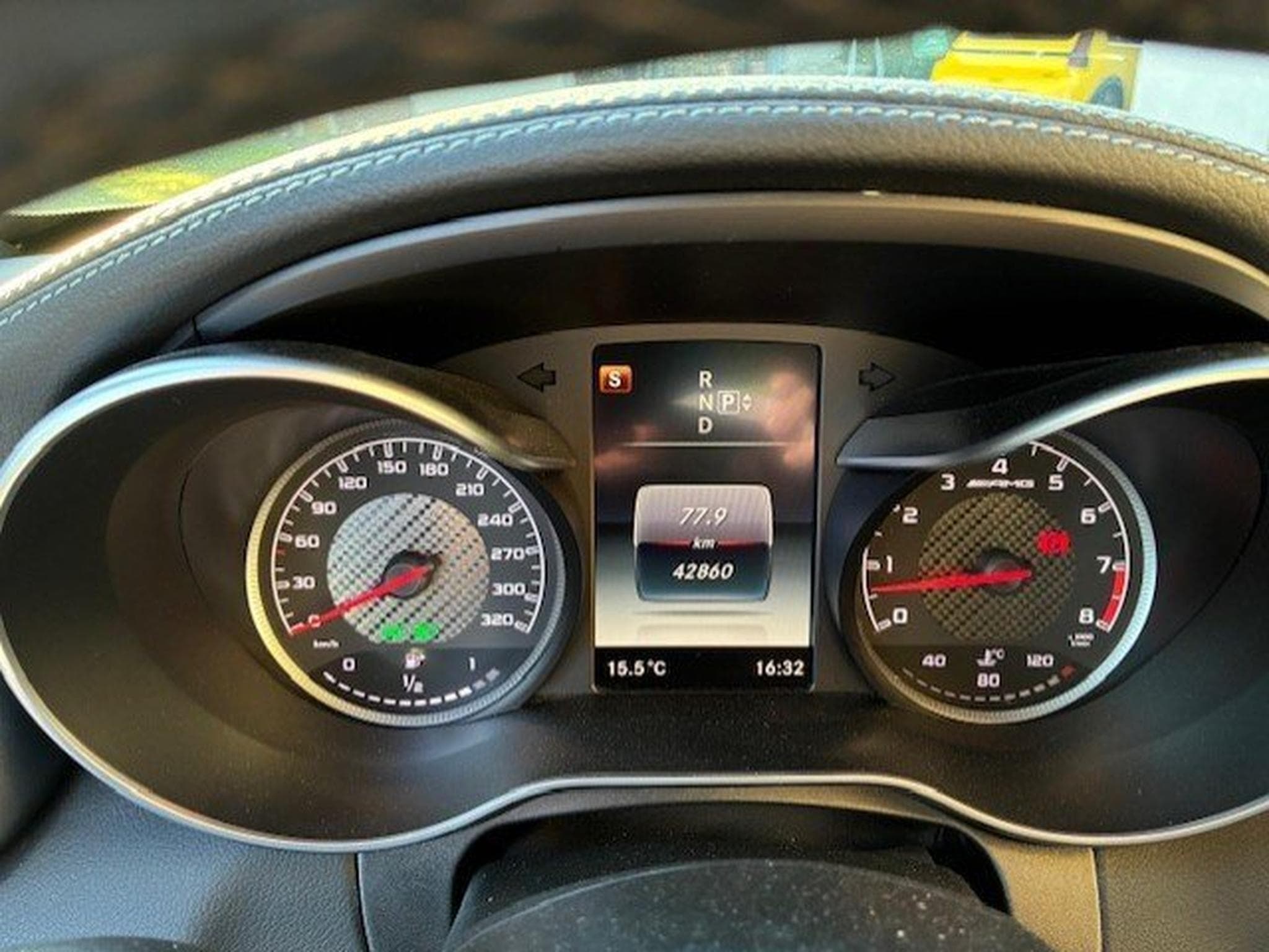 Mercedes C 63 AMG (2015) - Foto 6