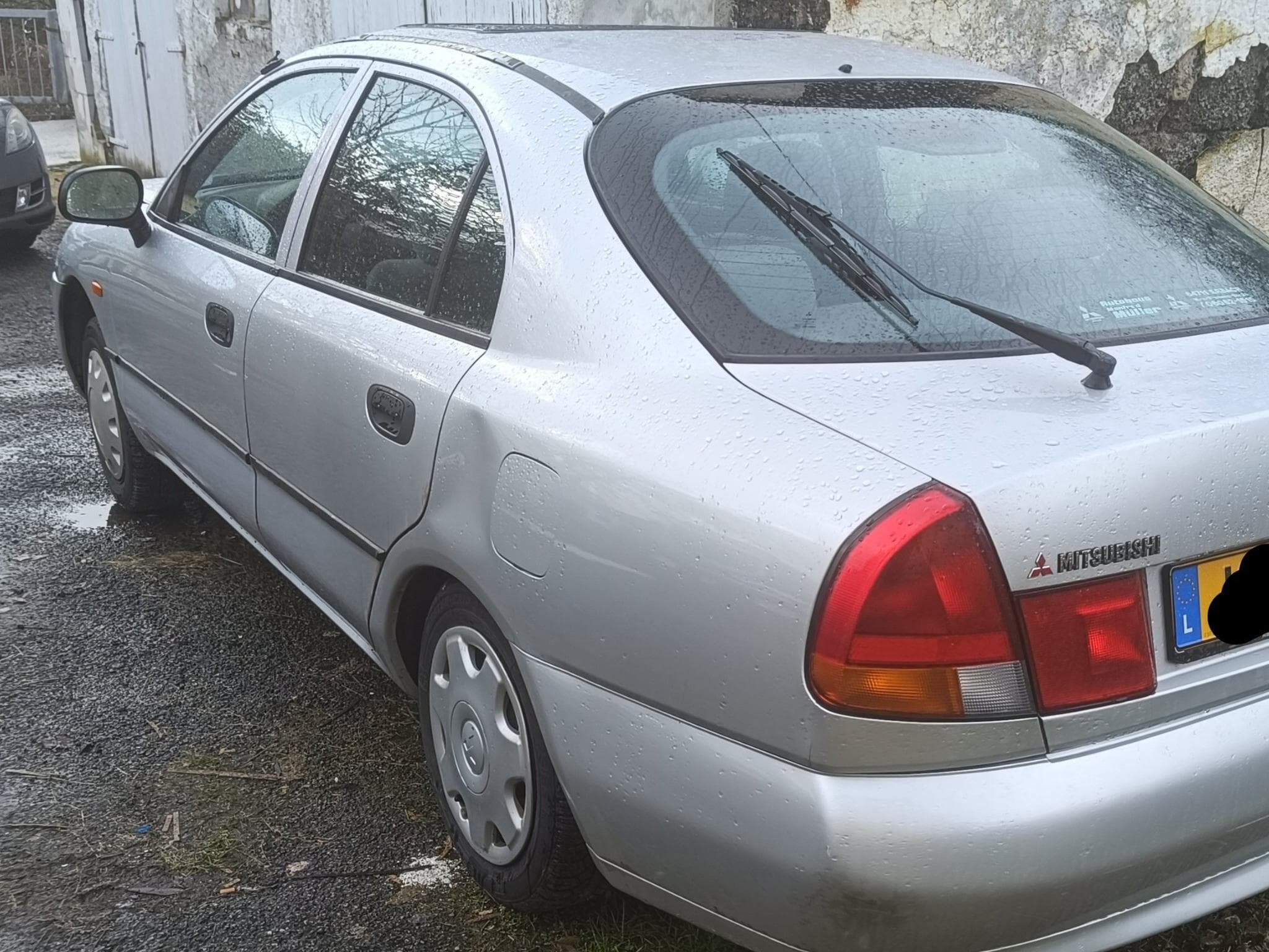 Mitsubishi Carisma (1997) - Photo 1