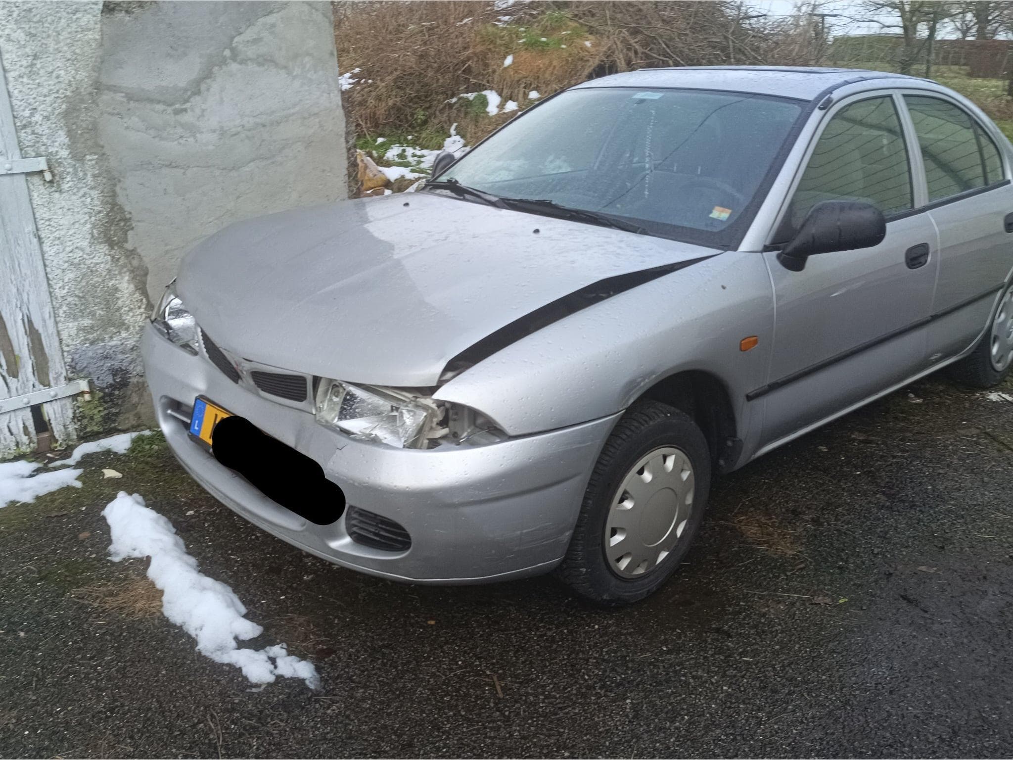 Mitsubishi Carisma (1997) - Photo 2