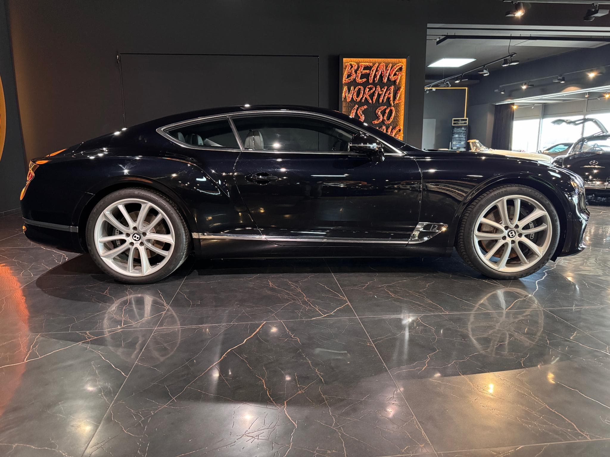 Bentley Continental GT W12 Mulliner (2018) - Photo 2