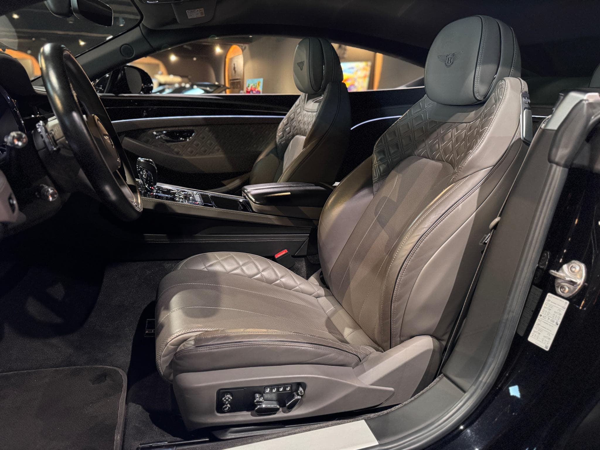 Bentley Continental GT W12 Mulliner (2018) - Photo 4