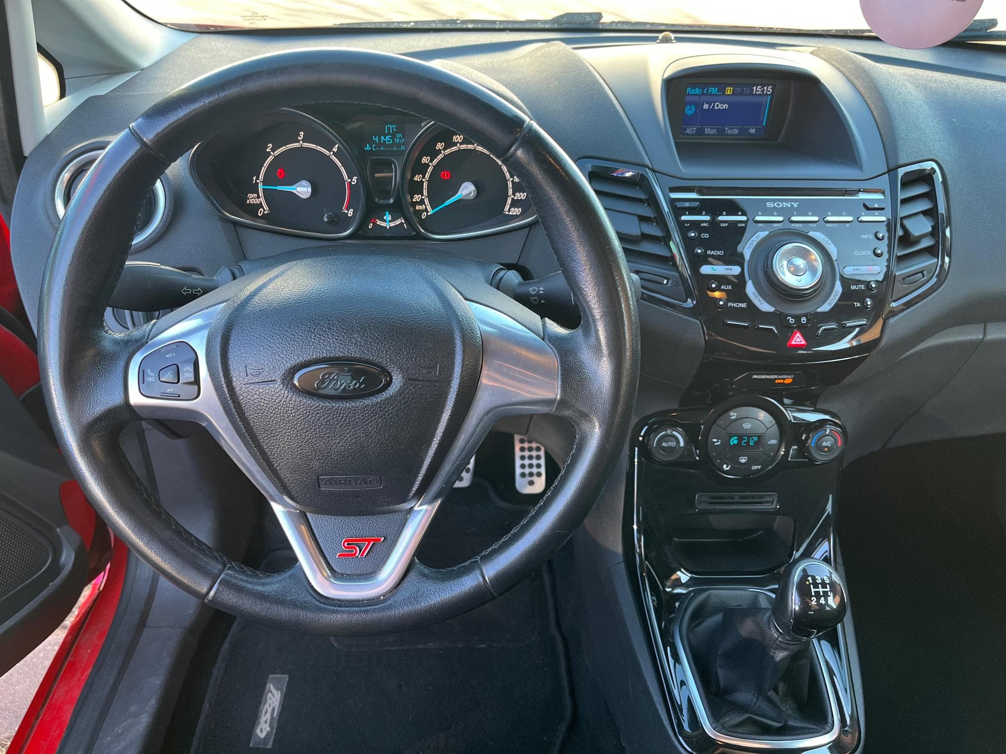 Ford Fiesta 1.6 TDCI ST (2014) - Foto 9