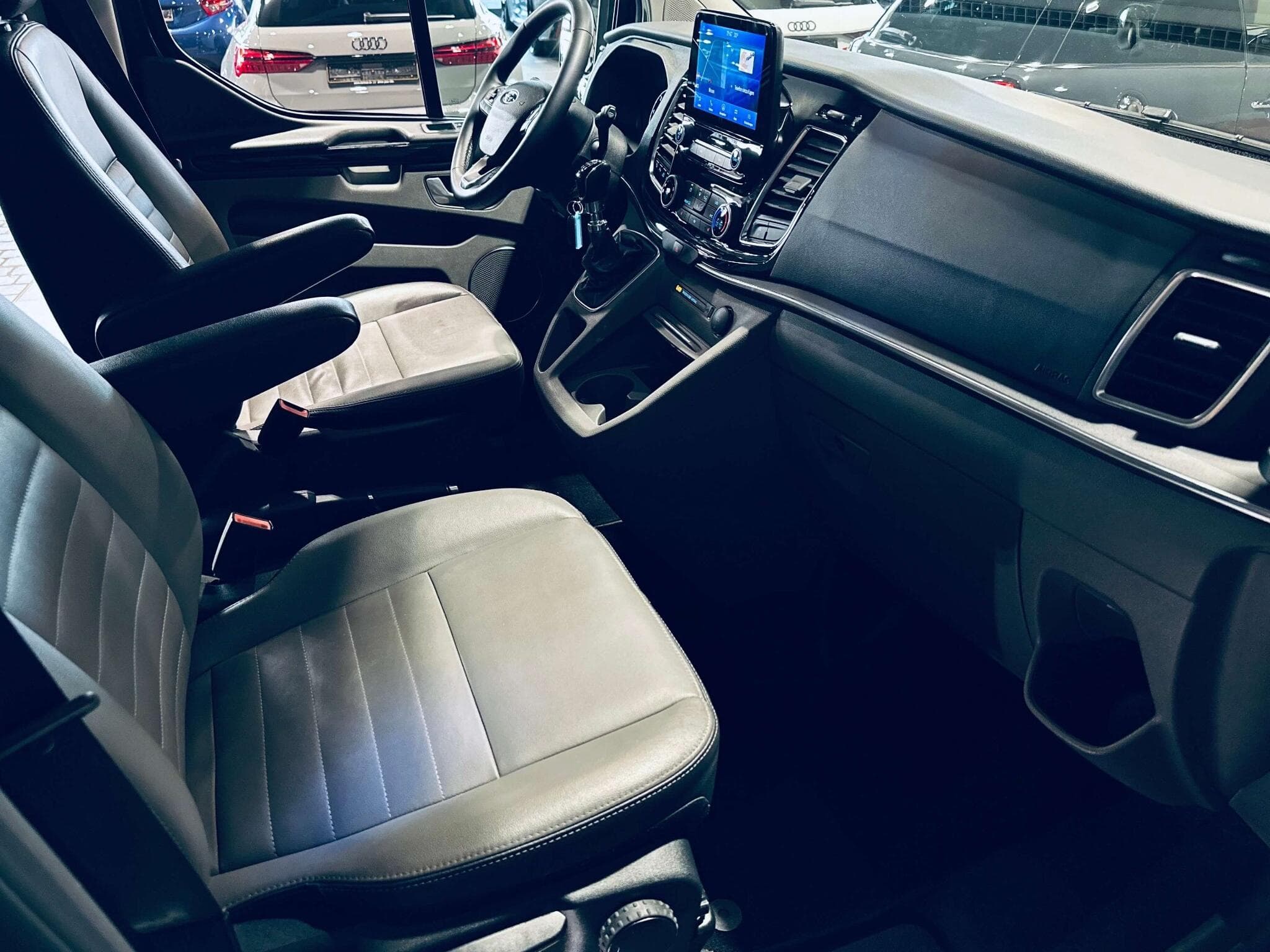 Ford Tourneo TOURNEO CUSTOM D (2022) - Foto 11