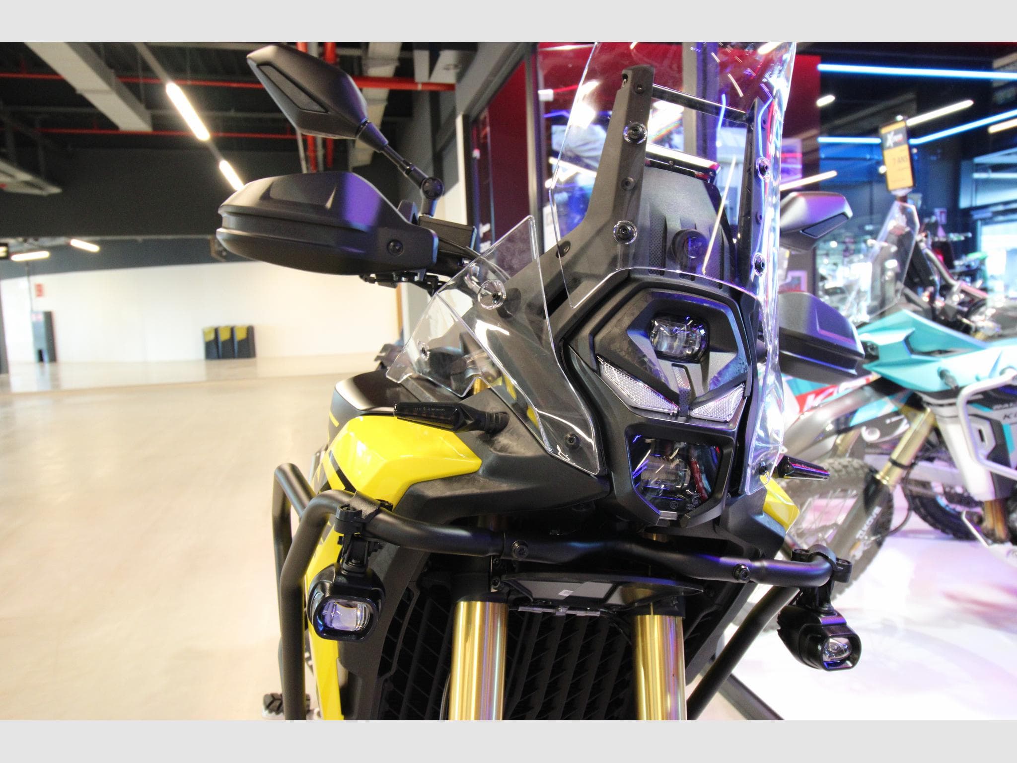 Voge DS800 RALLY (2026) - Photo 3