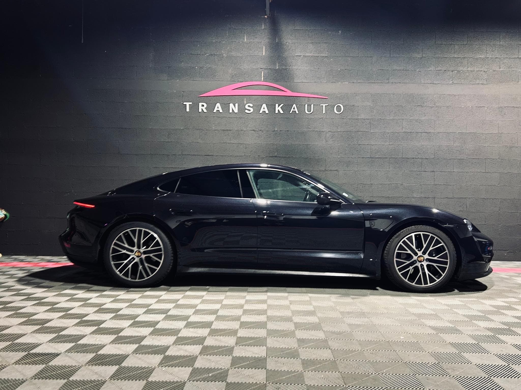 Porsche Taycan 476 ch batterie performance plus 93.4 kWh (2021) - Photo 6