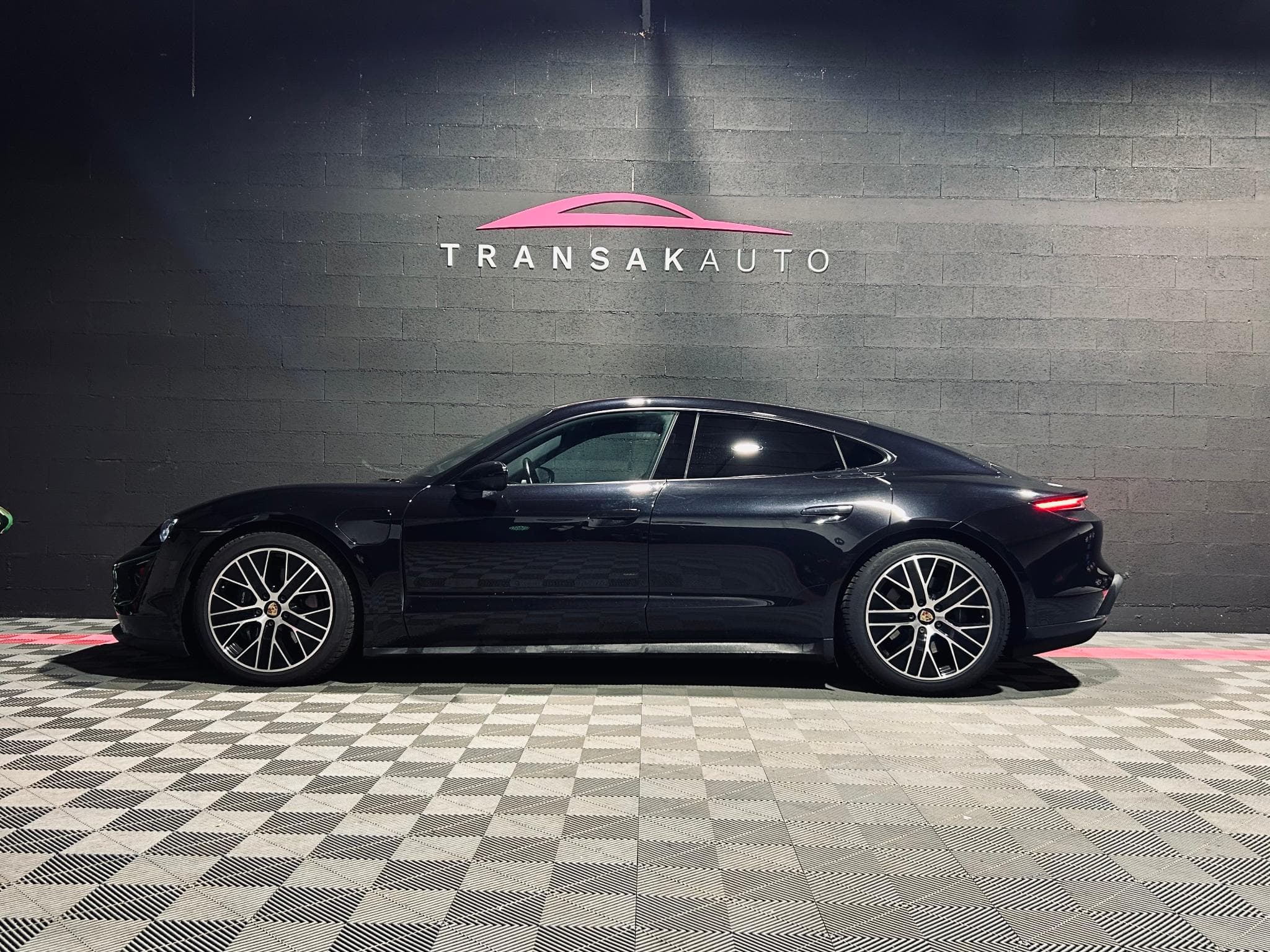 Porsche Taycan 476 ch batterie performance plus 93.4 kWh (2021) - Photo 2