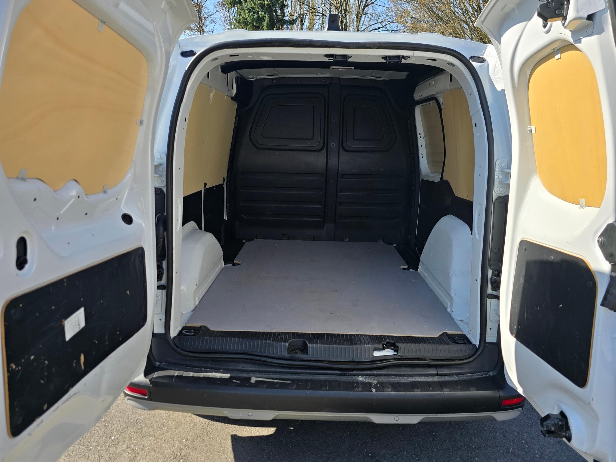 Renault Kangoo DCI 95 cv 16000 kms avec options 13590 HTVA (2024) - Photo 7