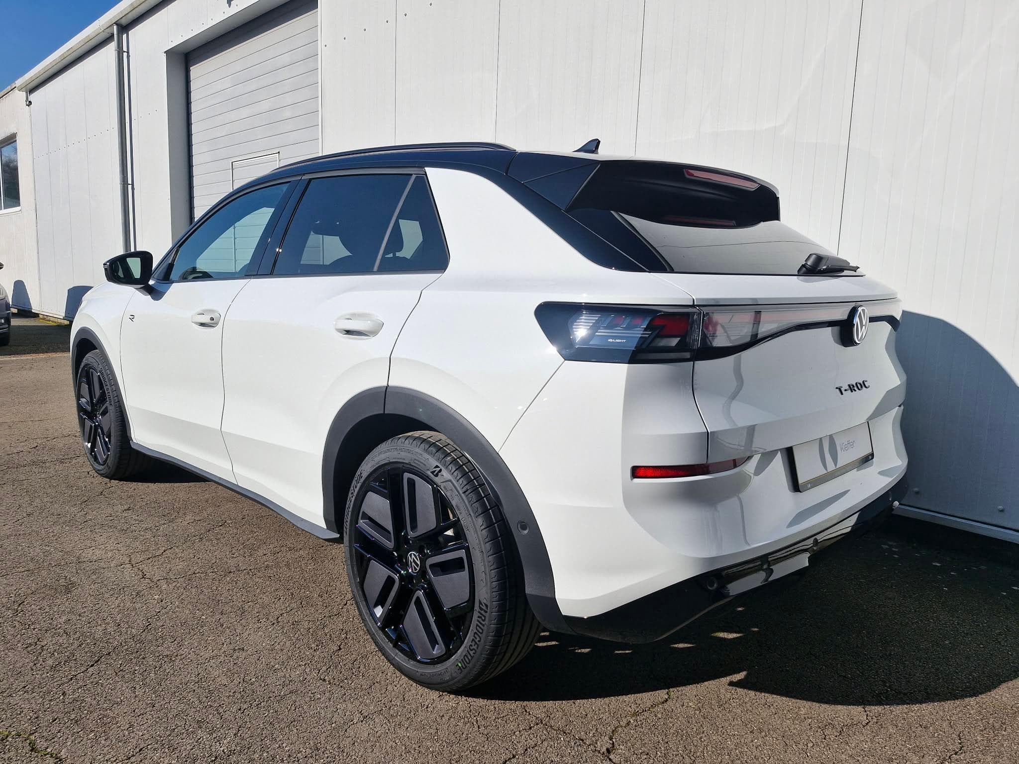 VW T-Roc R-Line 1.5 eTSI 150PS (2026) - Photo 2