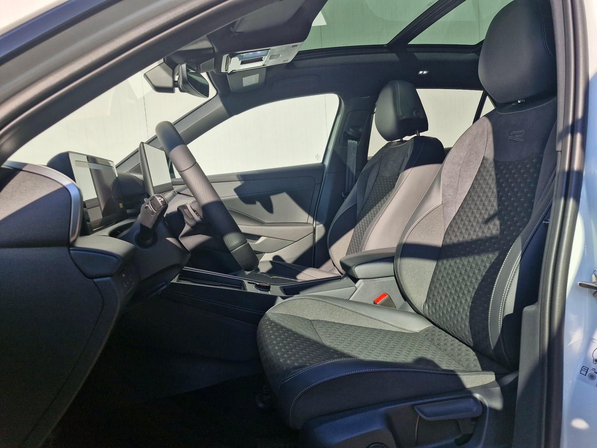 VW T-Roc R-Line 1.5 eTSI 150PS (2026) - Photo 3