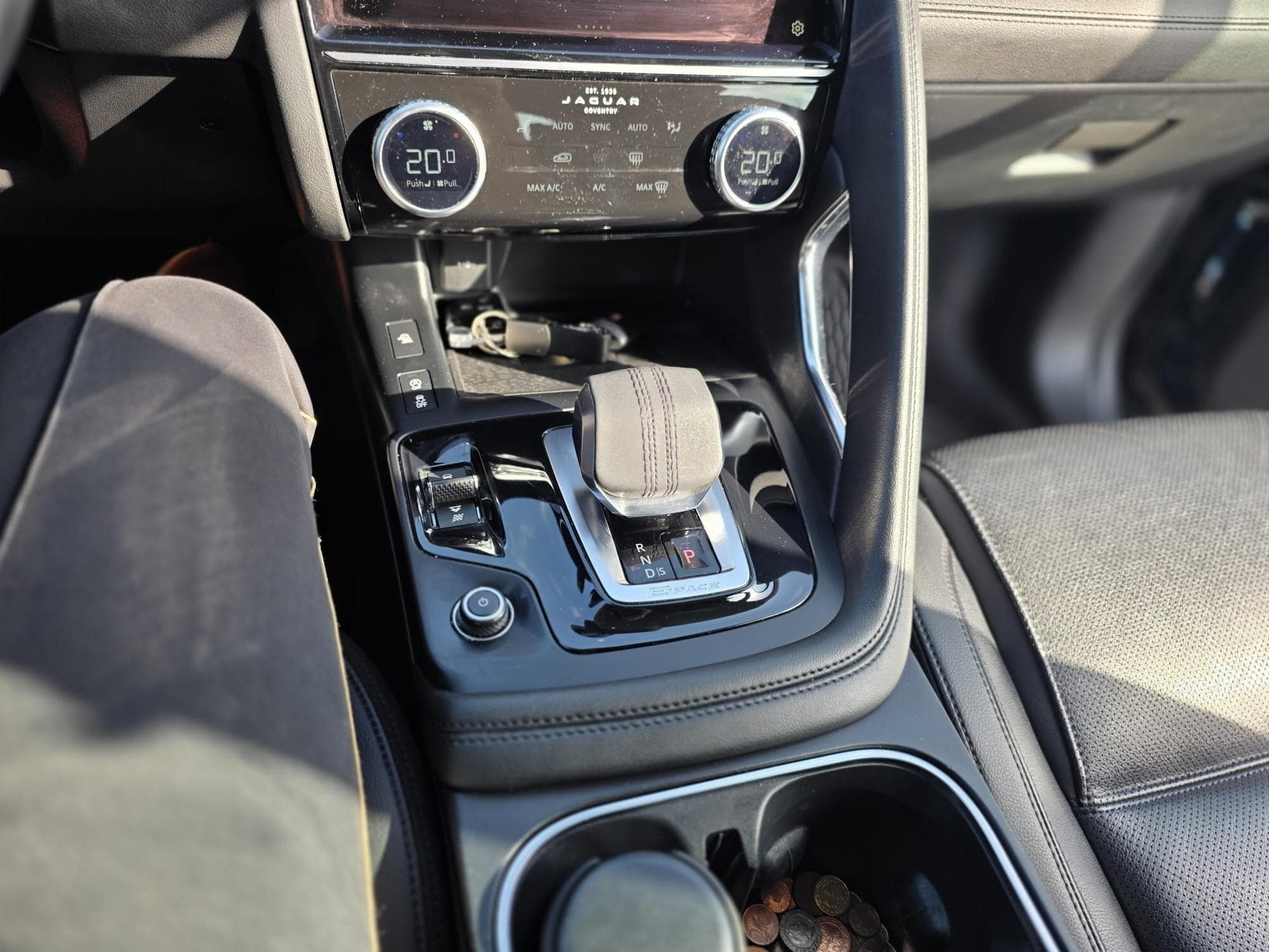 Jaguar E-Pace (2021) - Photo 2