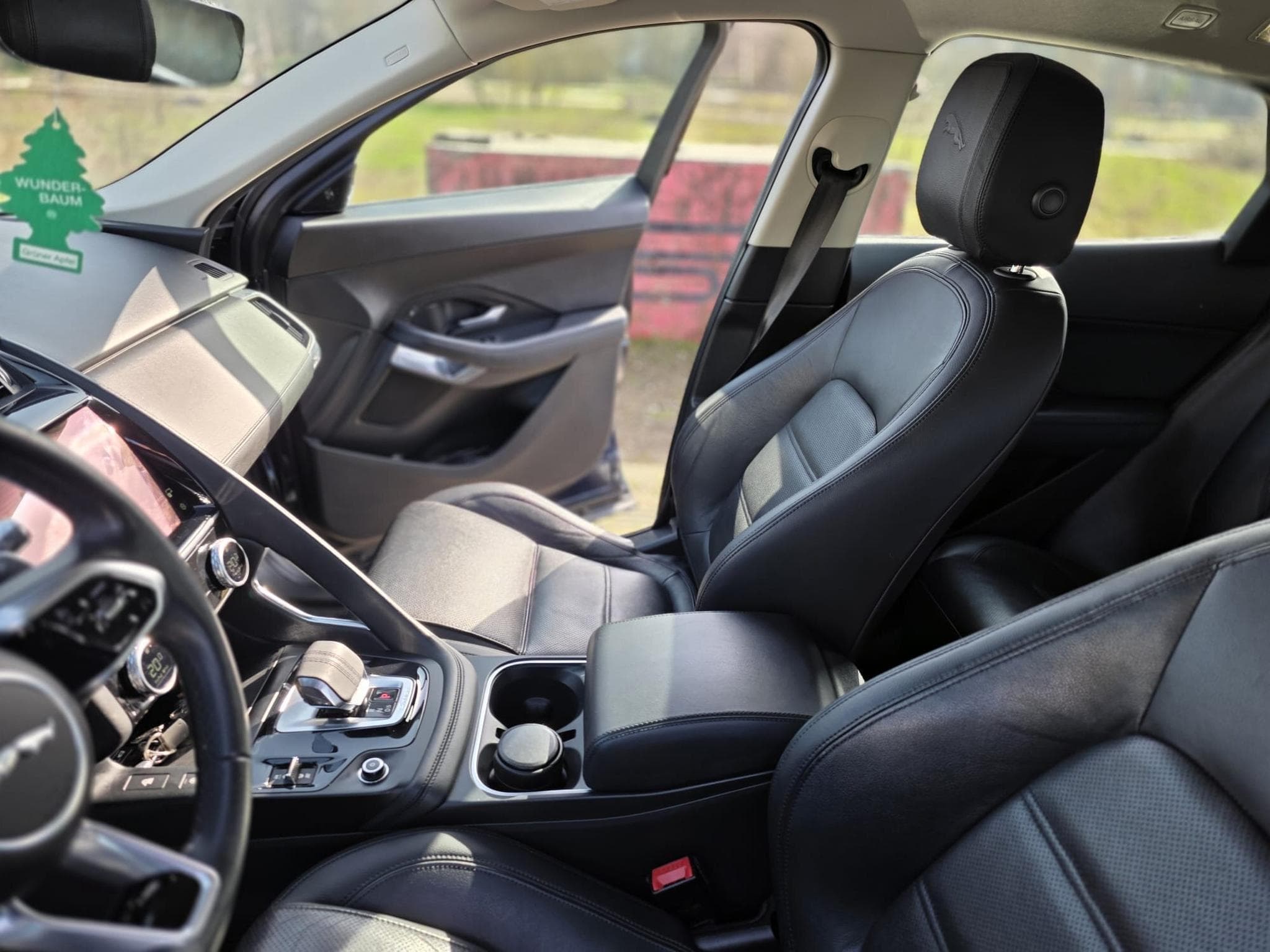 Jaguar E-Pace (2021) - Photo 3