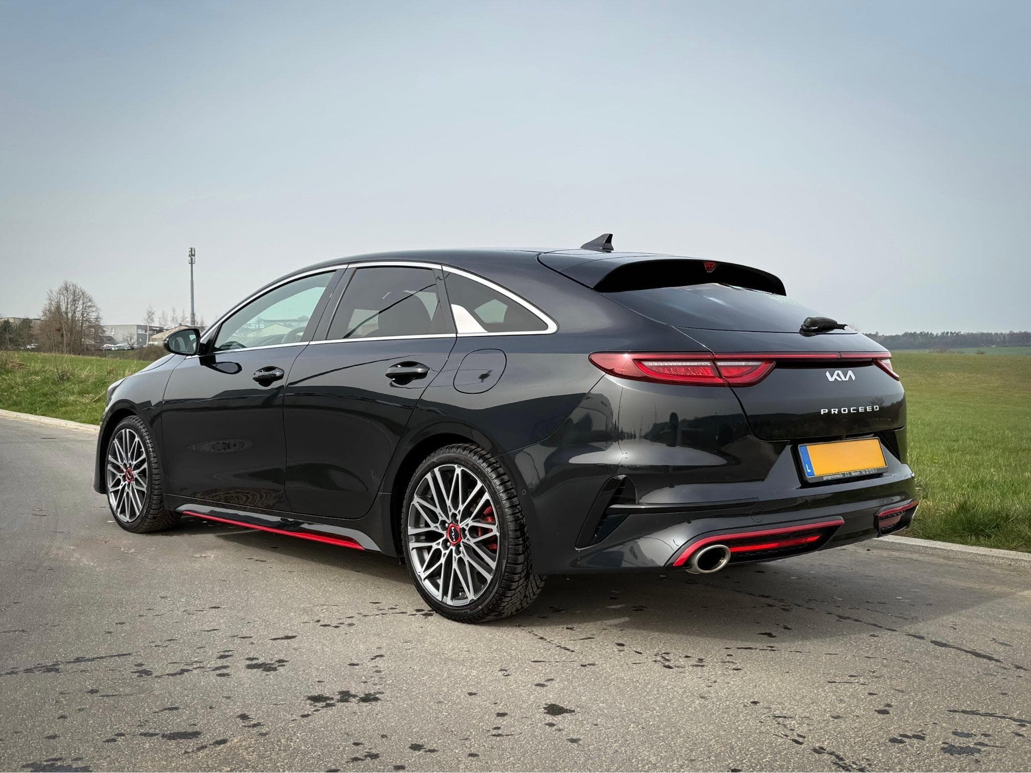 Kia ProCeed GT 1.6T-GDi 204 DCT (2023) - Photo 4