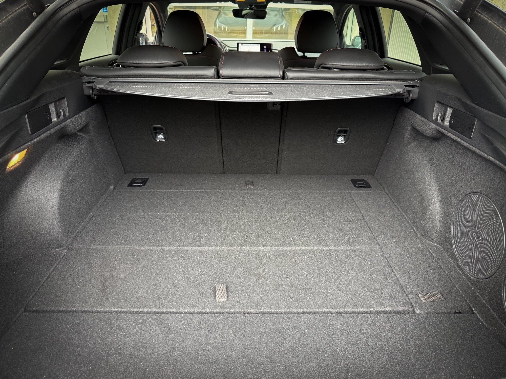 Kia ProCeed GT 1.6T-GDi 204 DCT (2023) - Photo 14