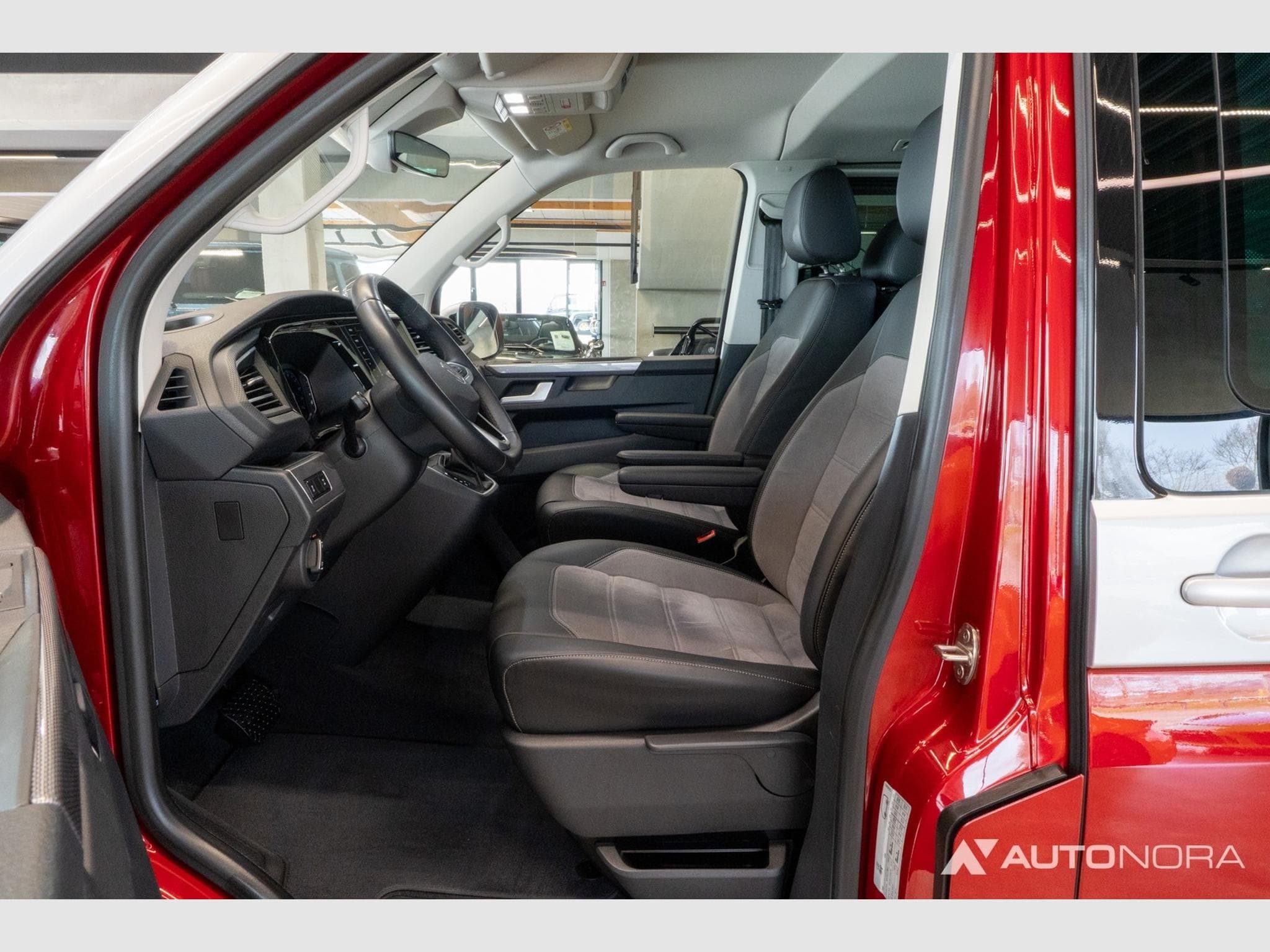 VW T6.1 2.0 TDI 4Motion Multivan Highline (2023) - Foto 11