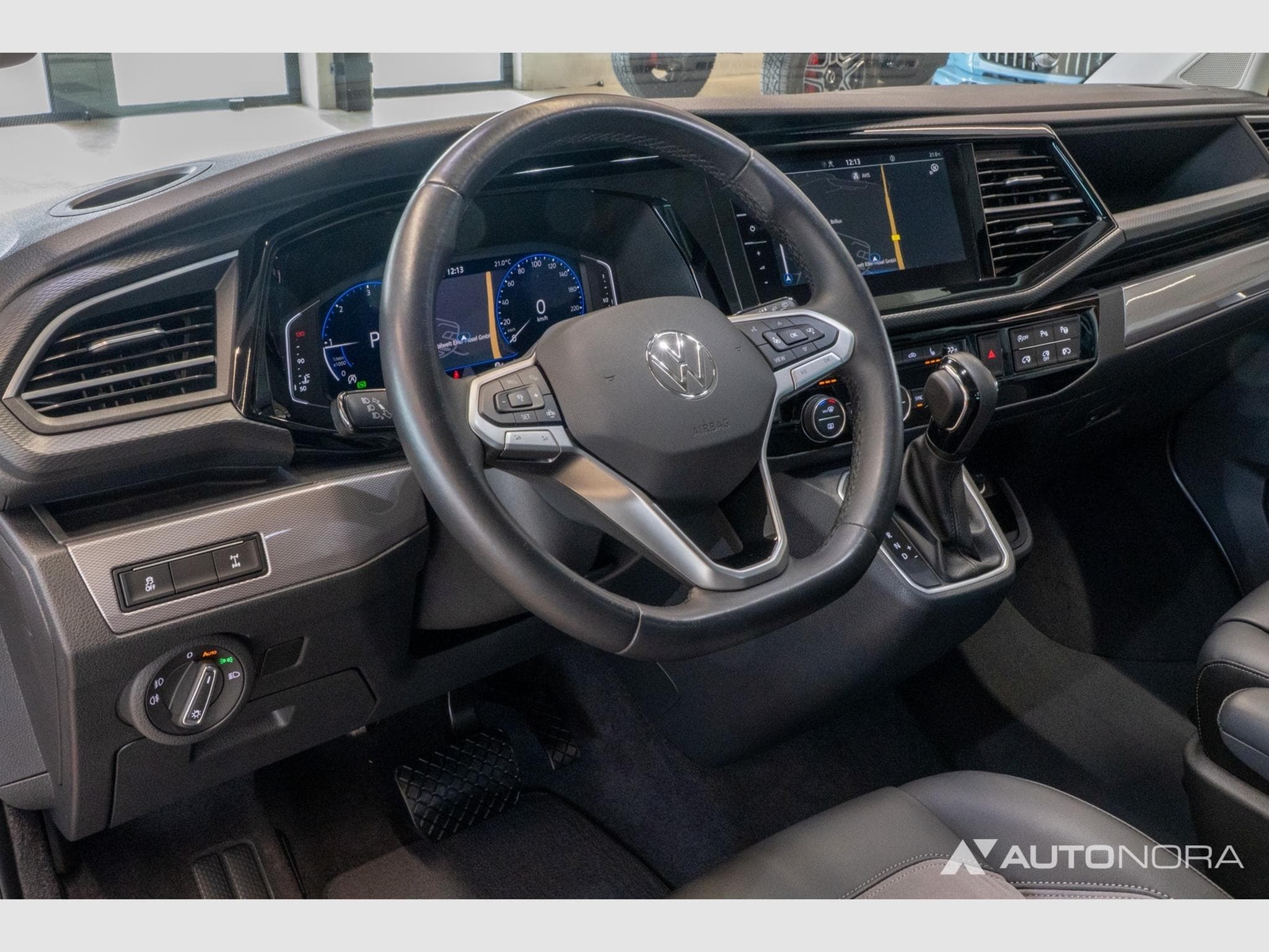 VW T6.1 2.0 TDI 4Motion Multivan Highline (2023) - Foto 13