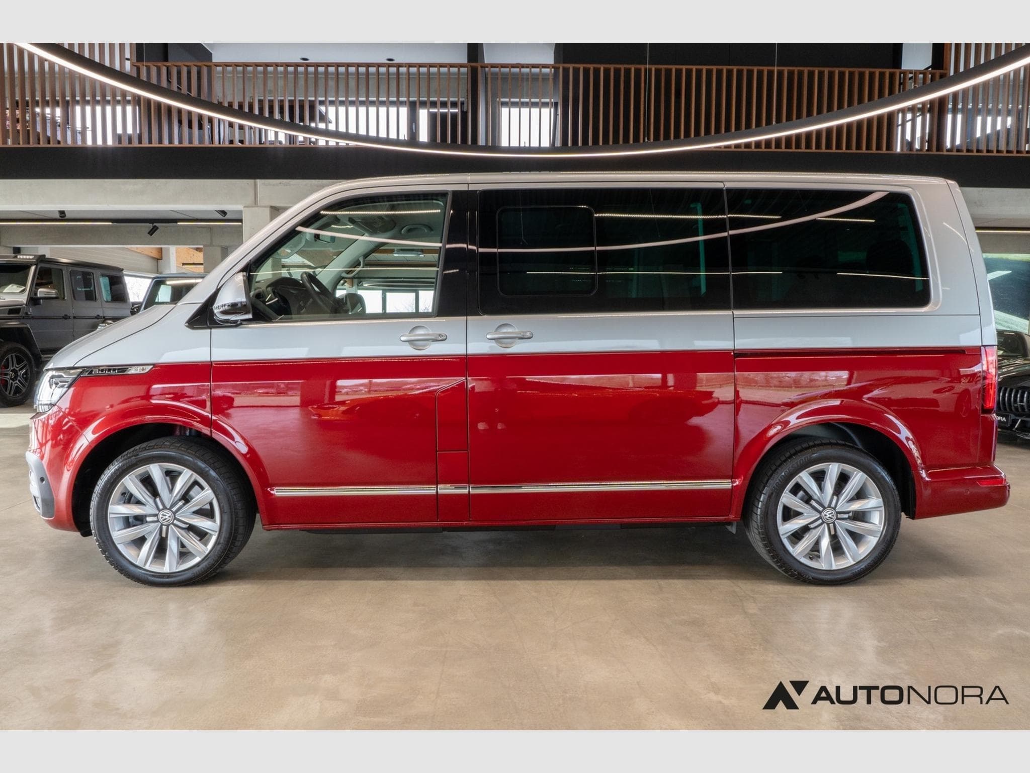 VW T6.1 2.0 TDI 4Motion Multivan Highline (2023) - Foto 7