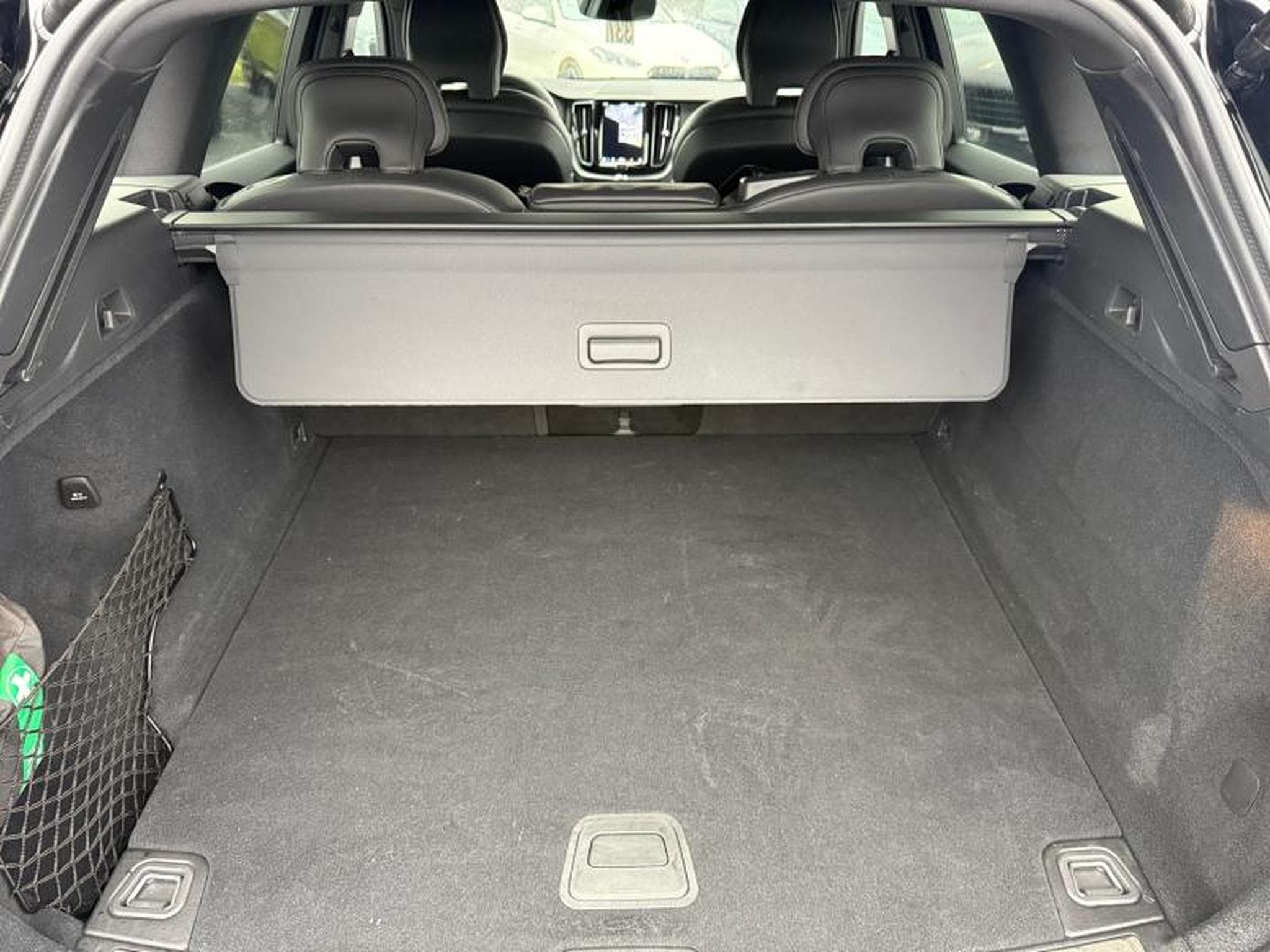 Volvo XC60 B5 Black Edition Plus / Essence (2025) - Foto 19