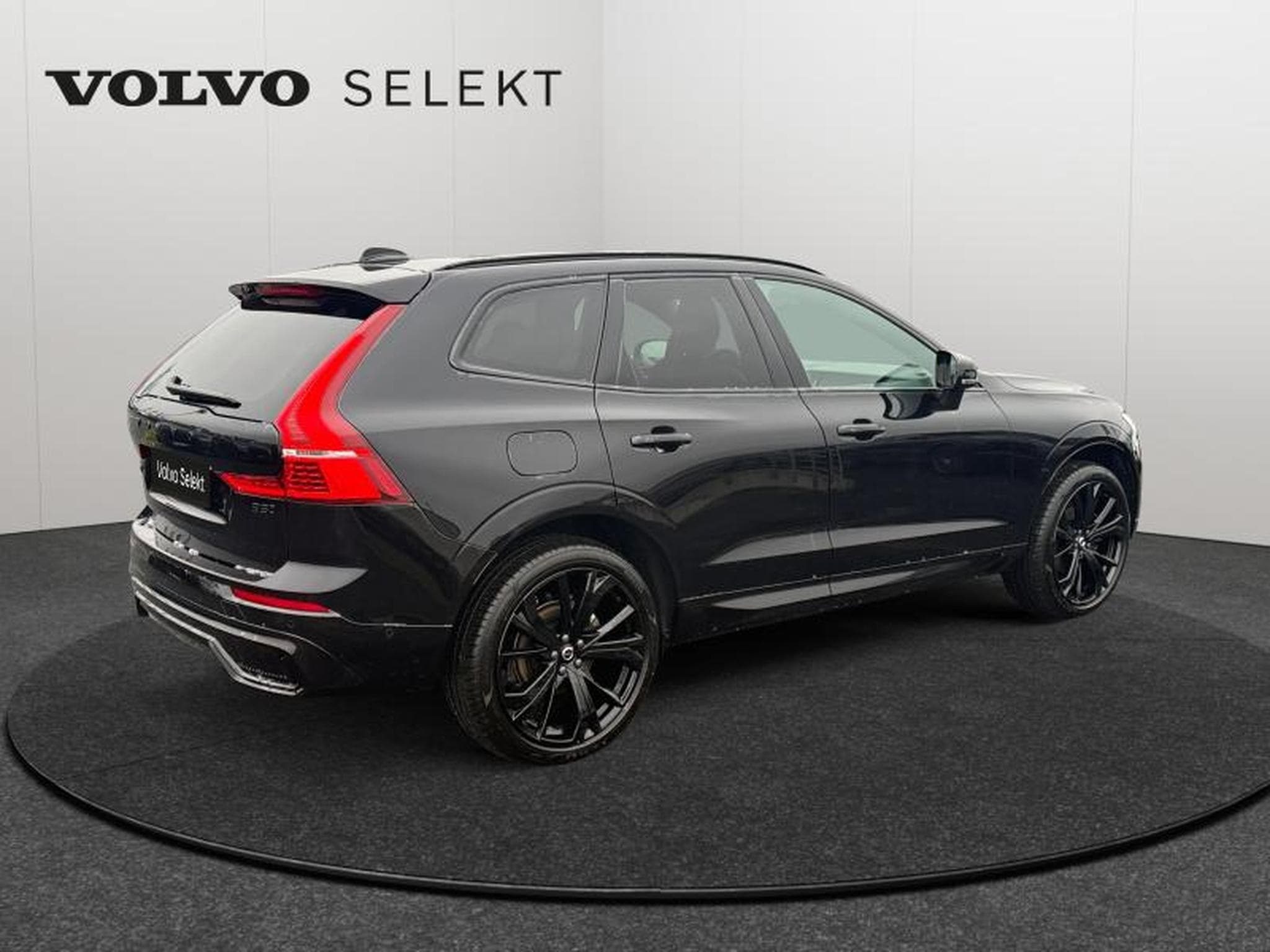 Volvo XC60 B5 Black Edition Plus / Essence (2025) - Foto 2