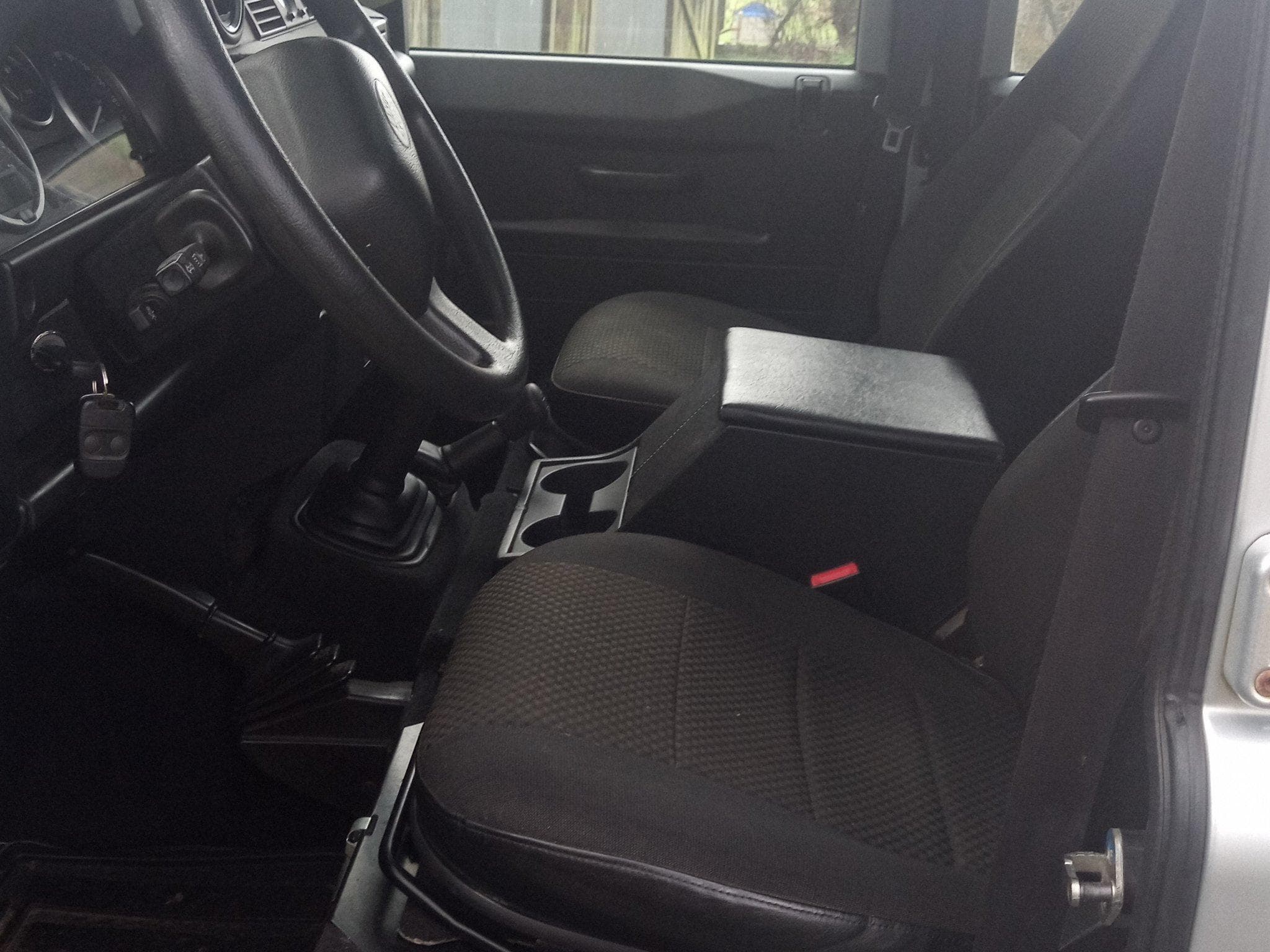 Land-Rover Defender (2013) - Photo 11