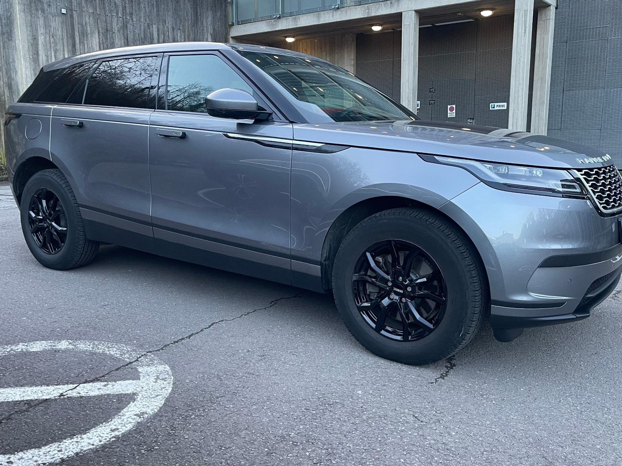 Land-Rover Range Rover Velar D200 R-Dynamic SE AWD Auto (2023) - Foto 1
