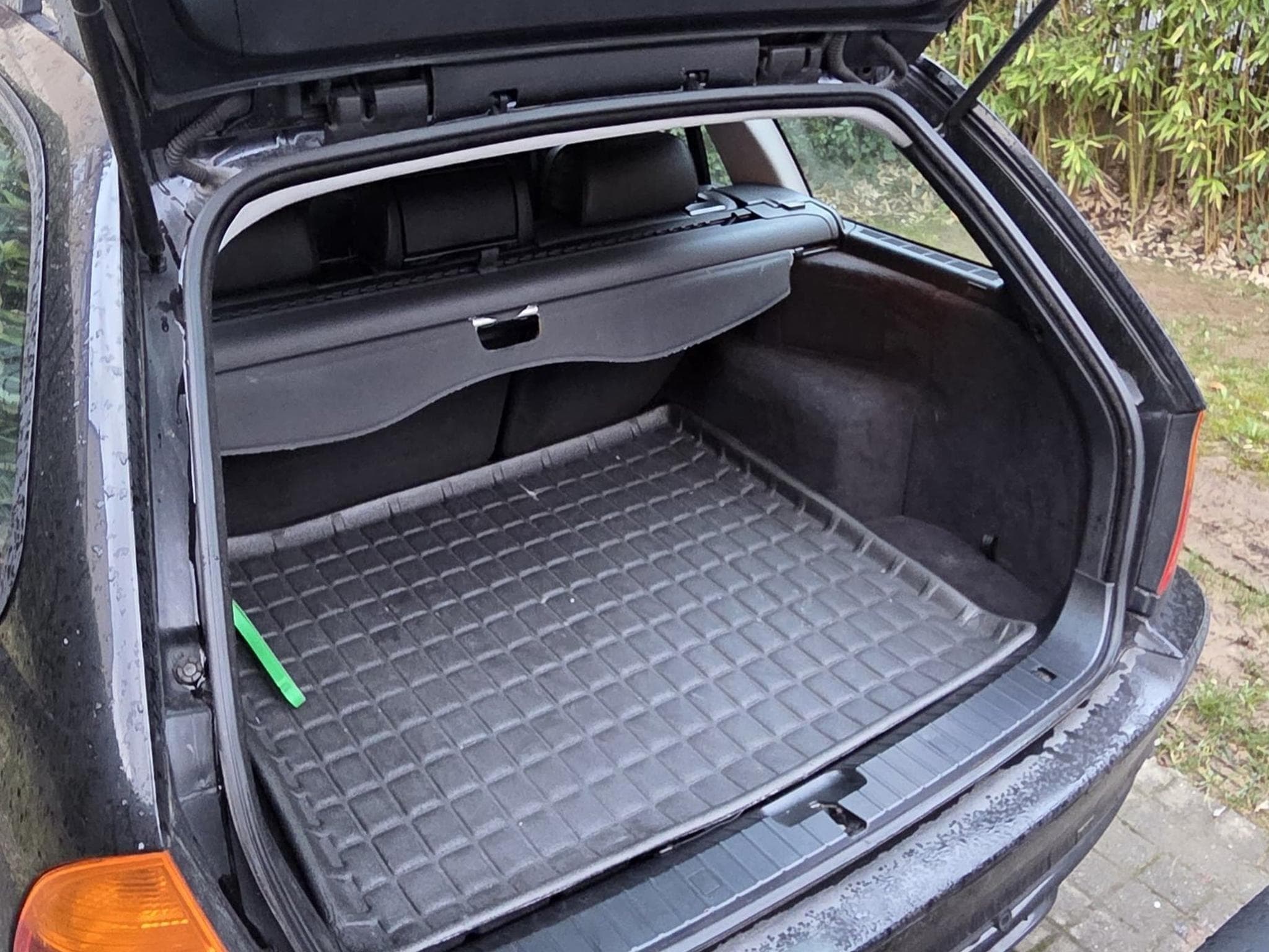 BMW 330 320d (2000) - Photo 2