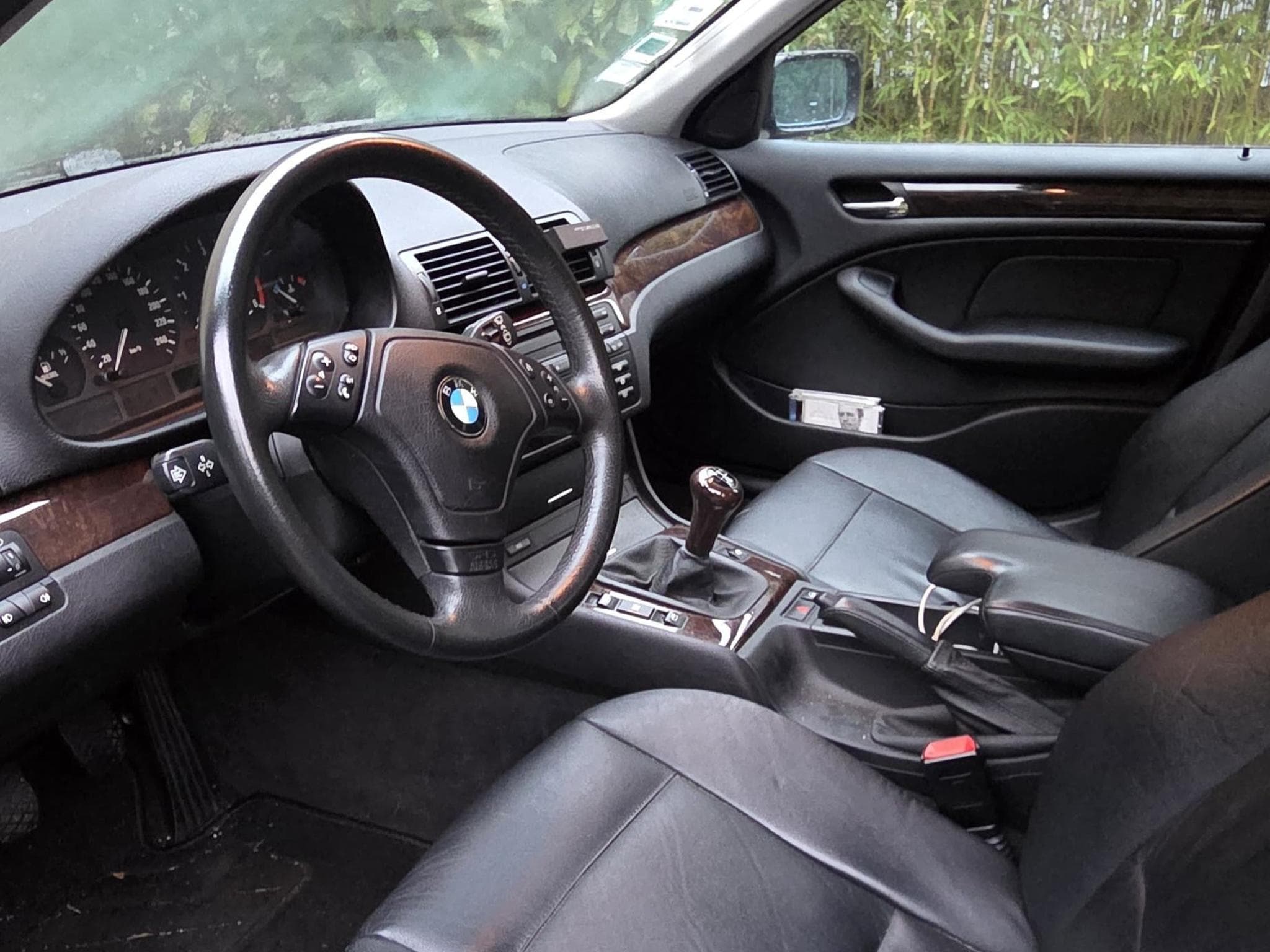 BMW 330 320d (2000) - Photo 3