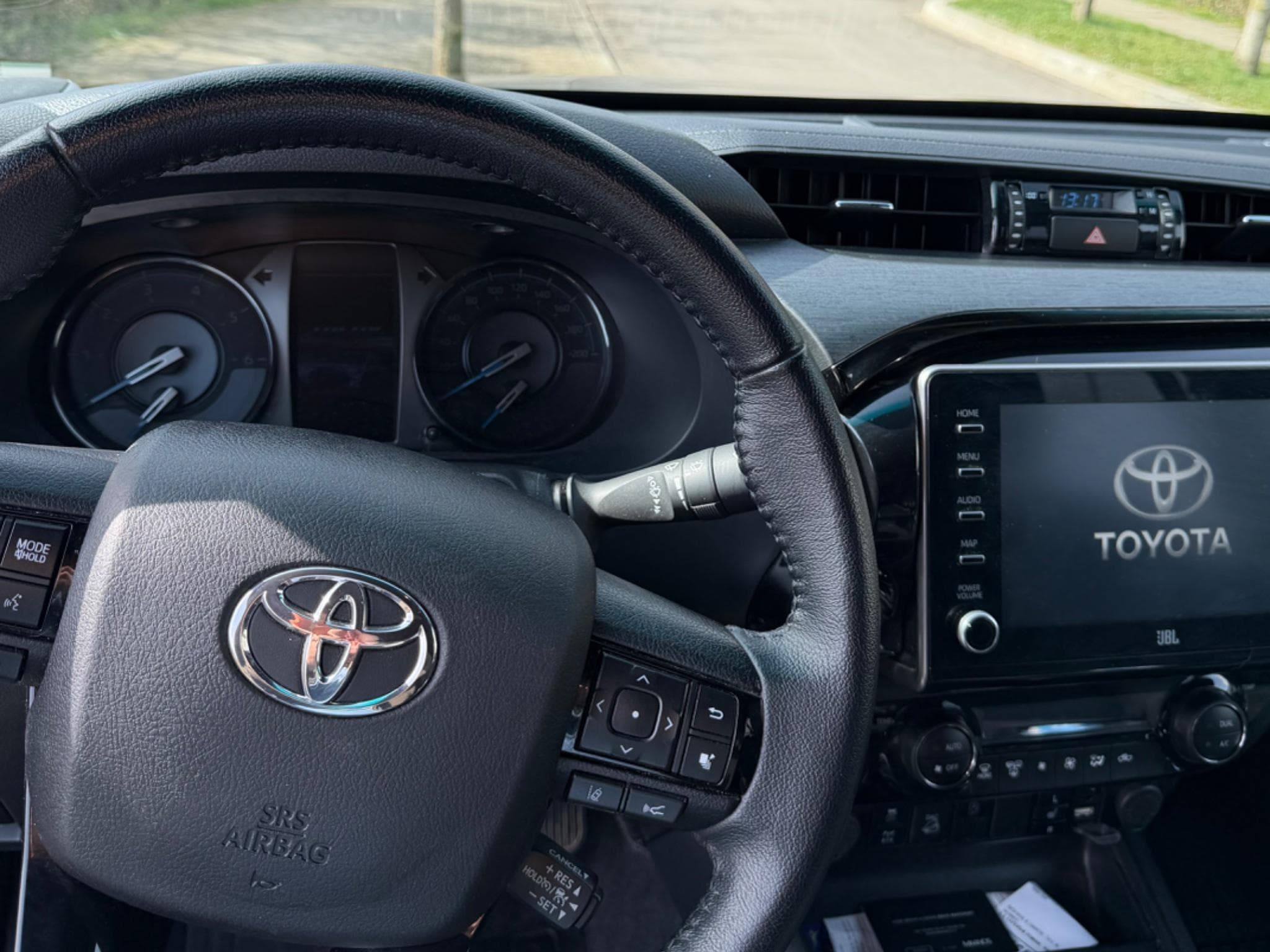 Toyota Hilux Invincible 4X4 Double Cab (2023) - Foto 7