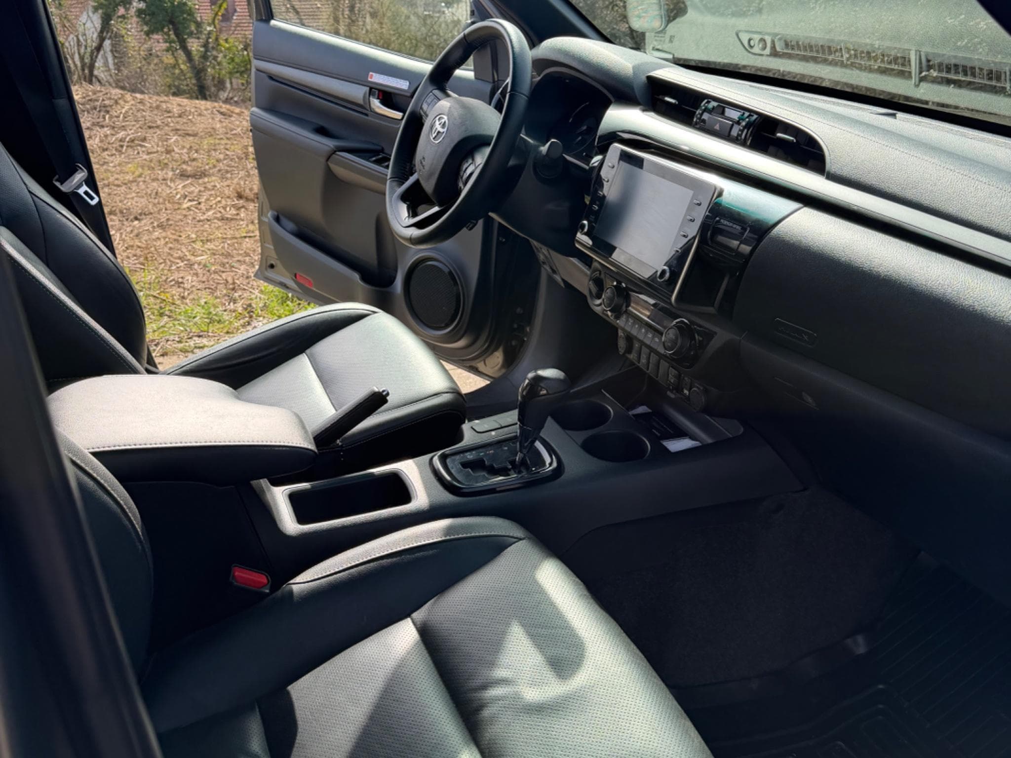 Toyota Hilux Invincible 4X4 Double Cab (2023) - Foto 8