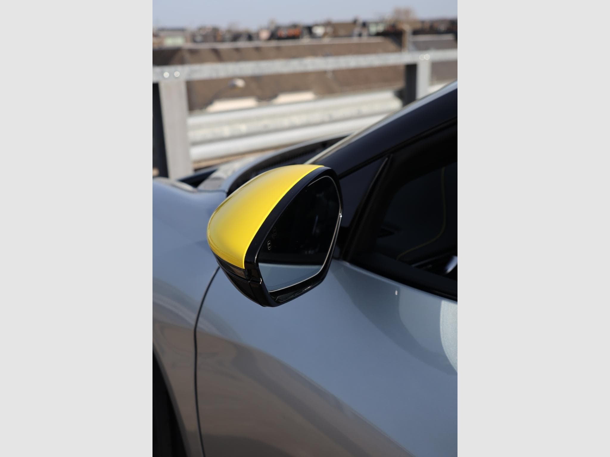 Lotus Emira Turbo SE - Racing Line (2026) - Photo 9