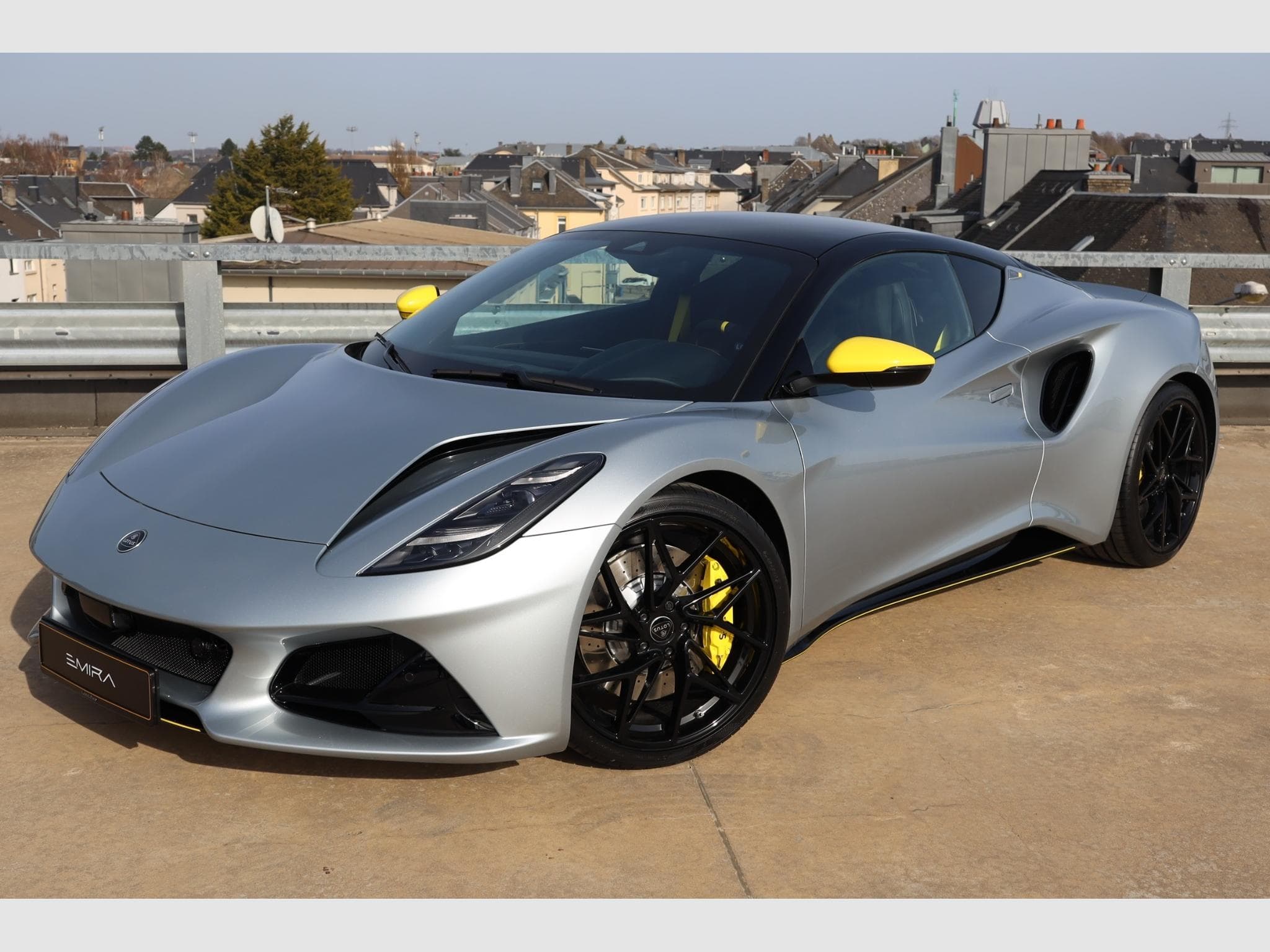 Lotus Emira Turbo SE - Racing Line (2026) - Photo 1