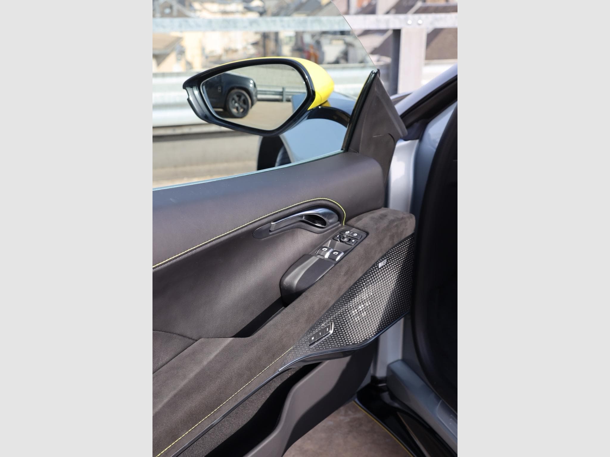 Lotus Emira Turbo SE - Racing Line (2026) - Photo 7