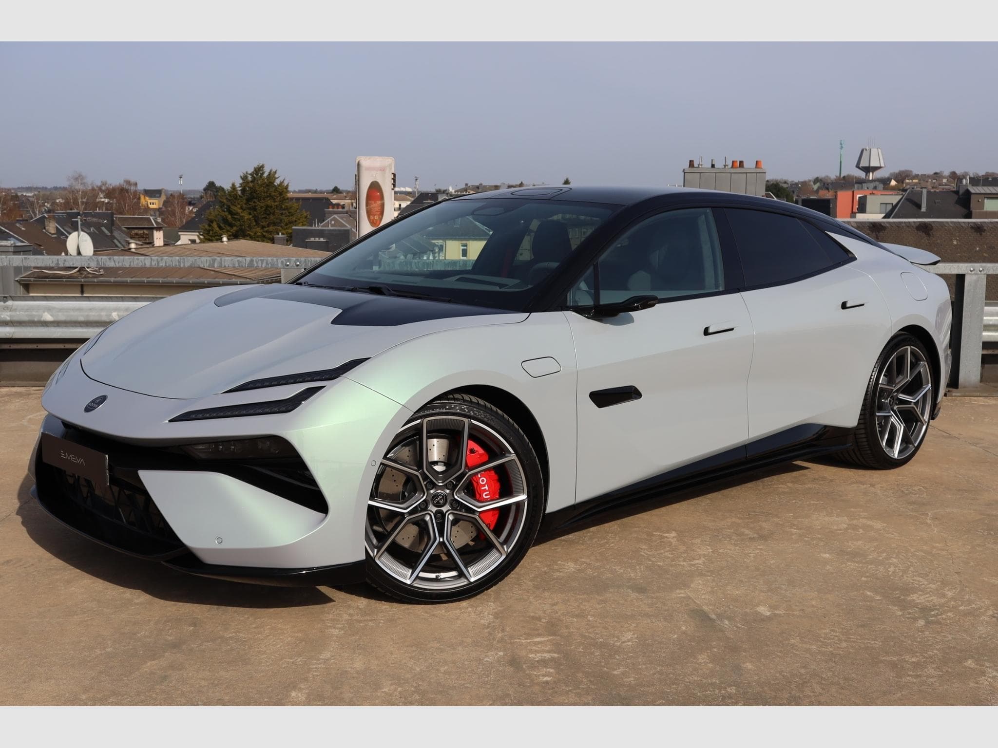 Lotus Emeya s (2024) - Foto 1