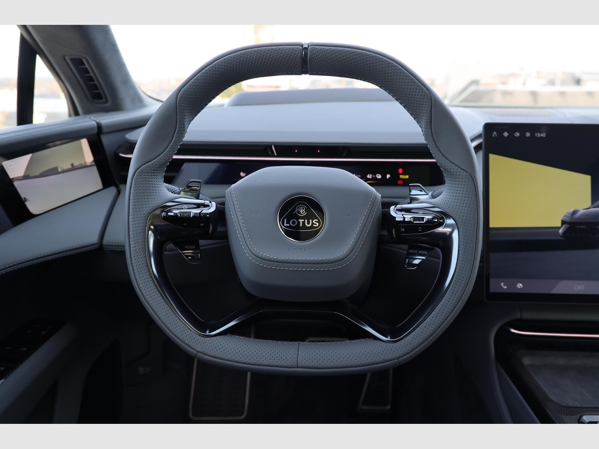 Lotus Emeya s (2024) - Foto 11