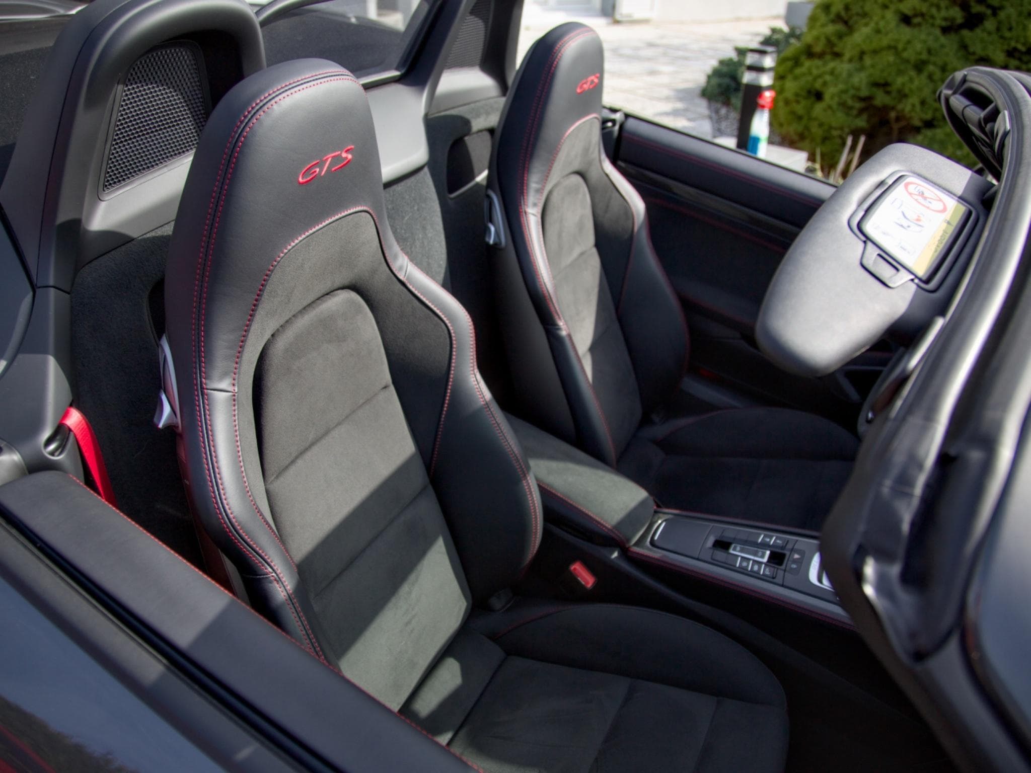 Porsche 718 718 Boxster GTS (2023) - Photo 13