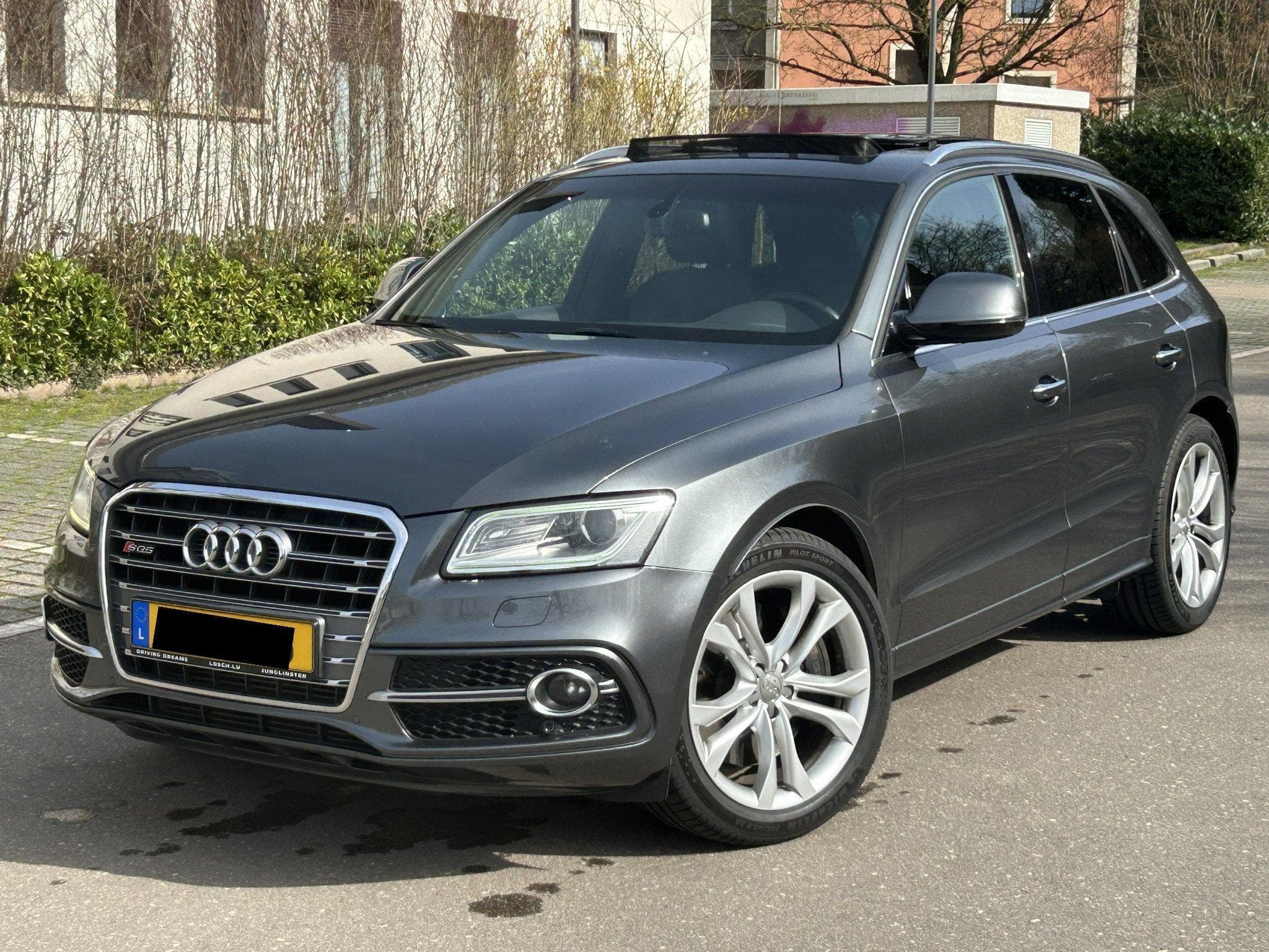 Audi SQ5 Competition 326 ch / toit panoramique (2015) - Photo 1
