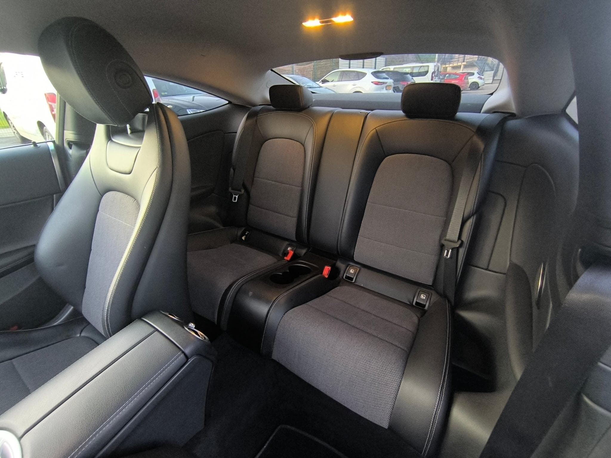 Mercedes C 220 (2016) - Photo 10