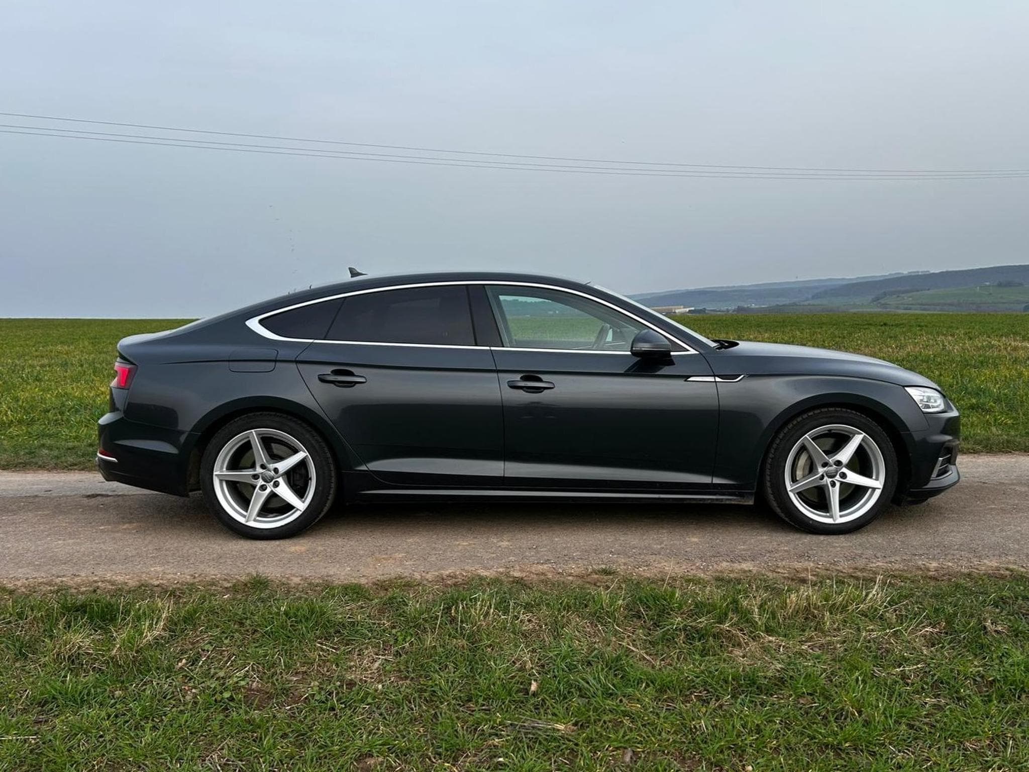 Audi A5 S-Line (2018) - Photo 2