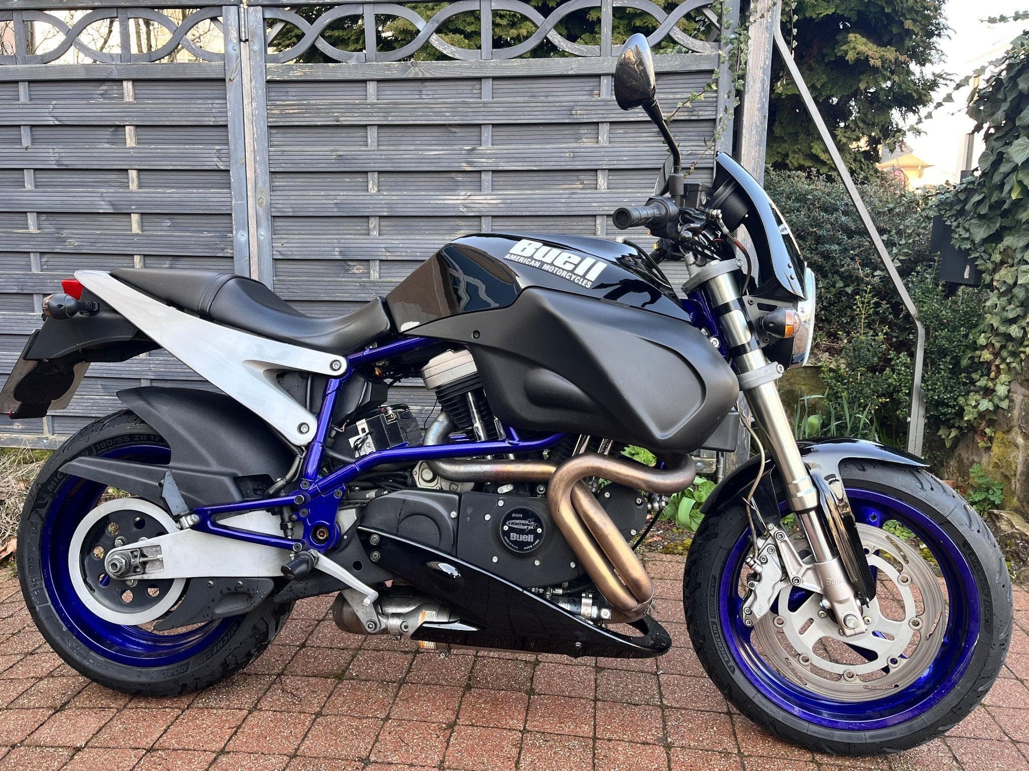 Buell X1 Lightning original (1999) - Photo 1