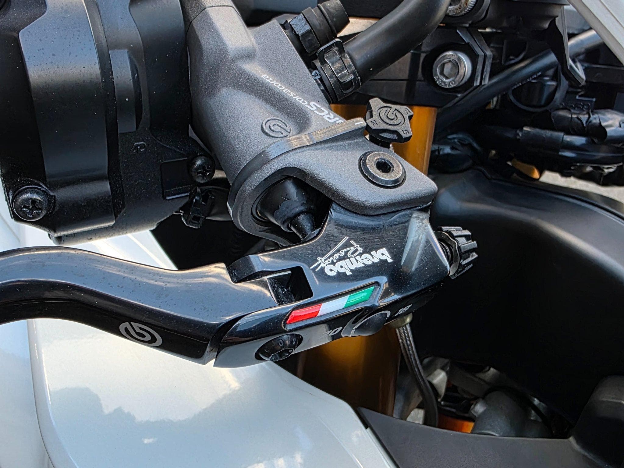 Yamaha R1 MotoGp 60th Aniversary Edition (2022) - Photo 6